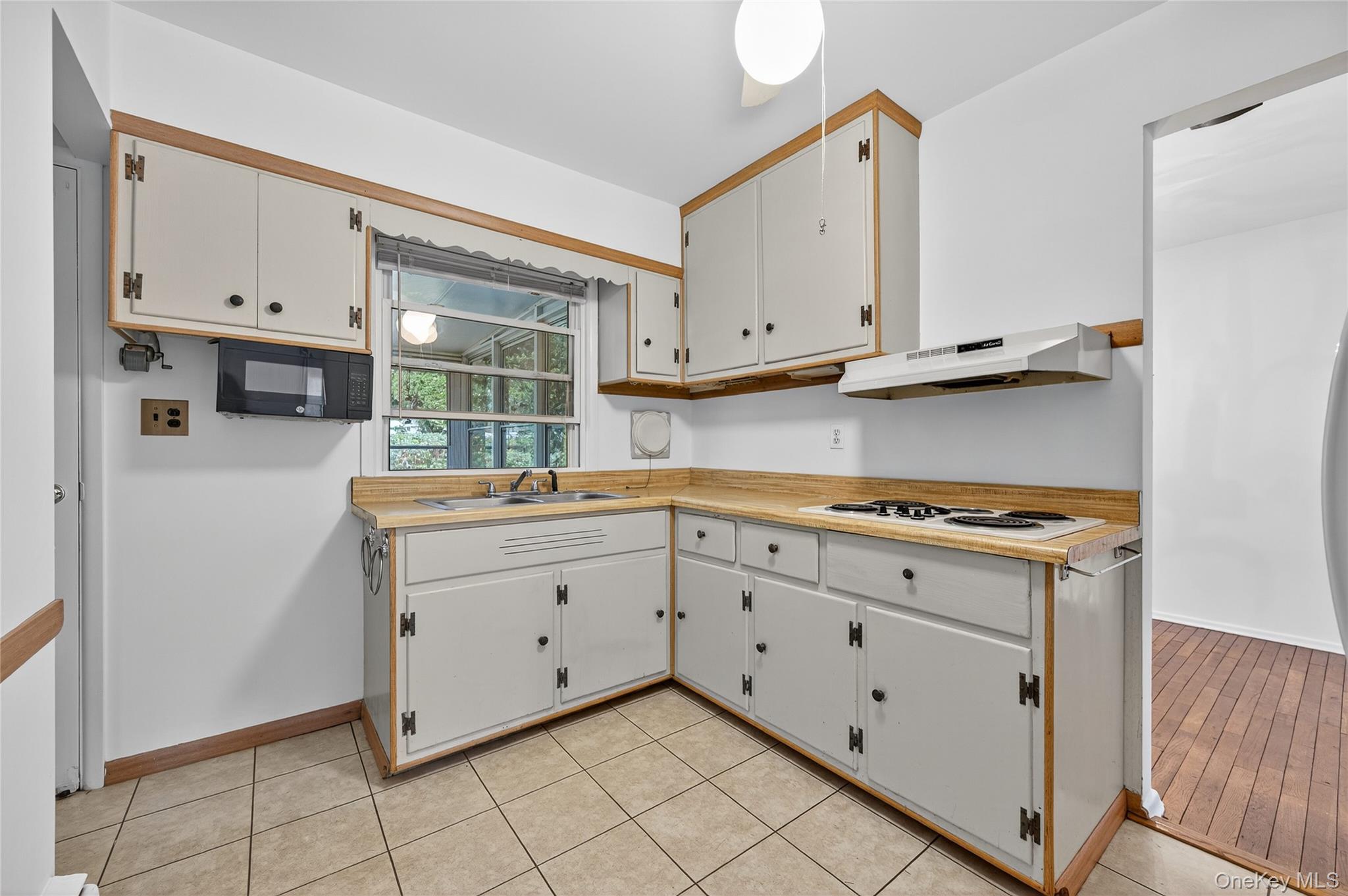 4 King Street, Glenwood Landing, NY 11547