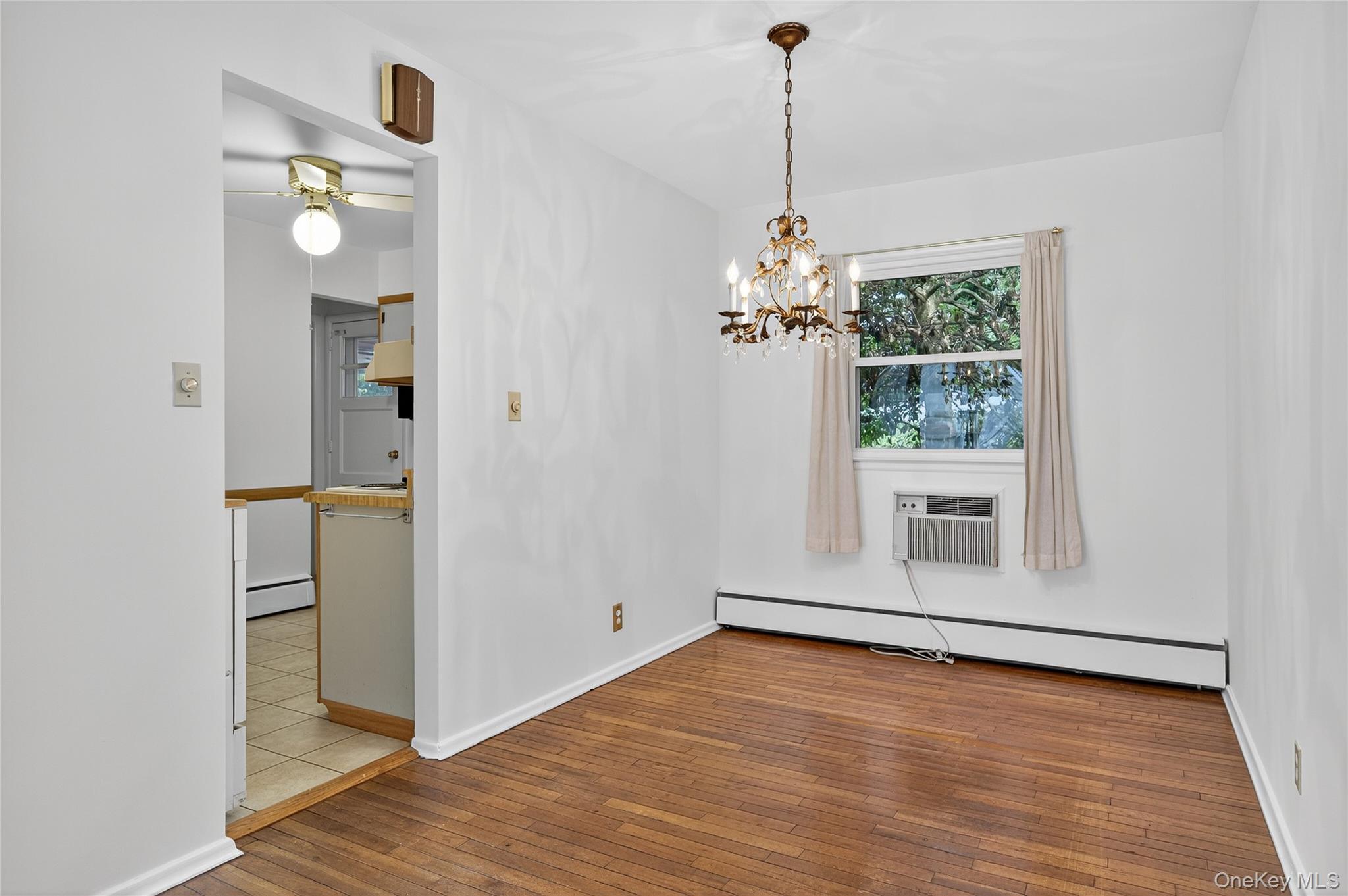 4 King Street, Glenwood Landing, NY 11547