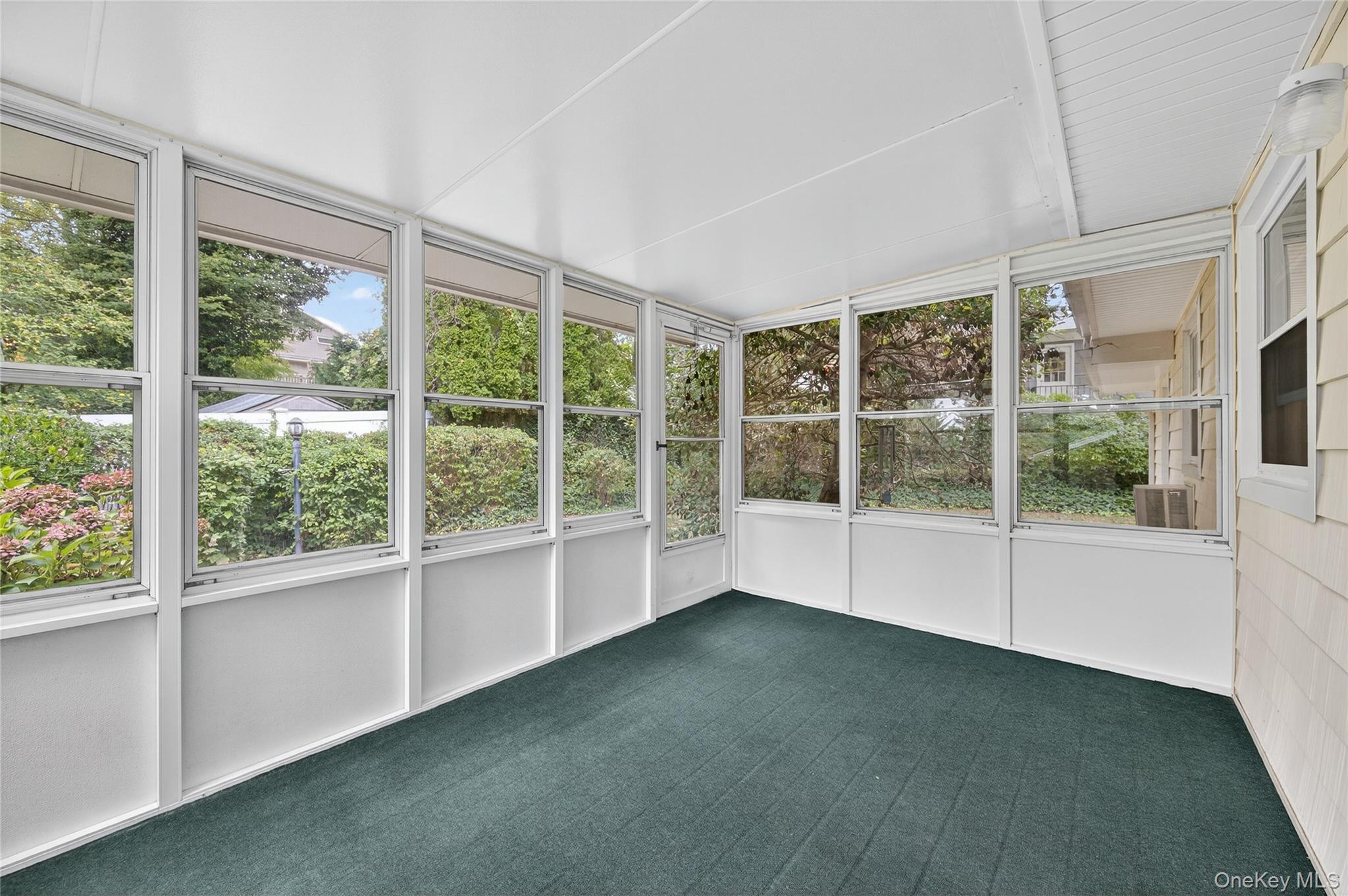 4 King Street, Glenwood Landing, NY 11547