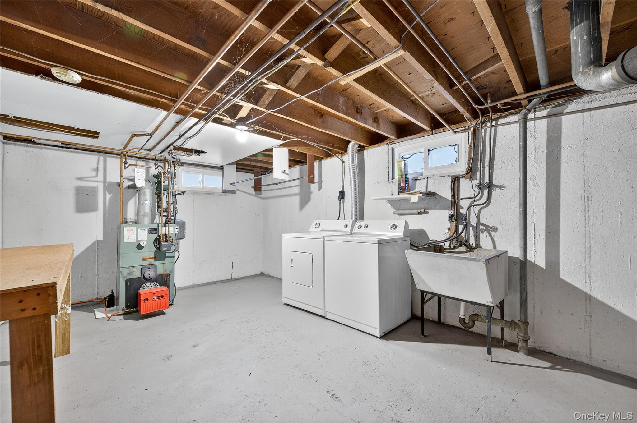 4 King Street, Glenwood Landing, NY 11547