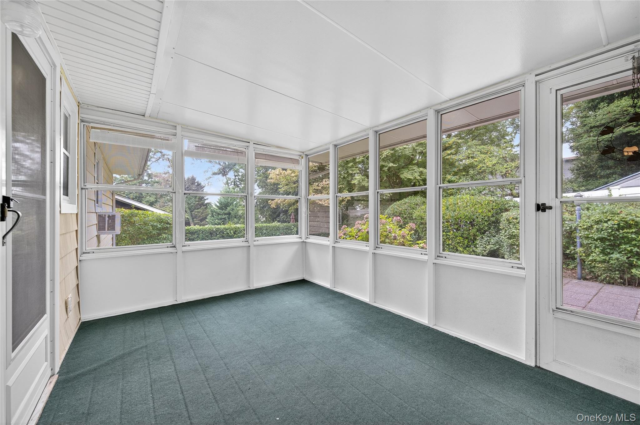 4 King Street, Glenwood Landing, NY 11547