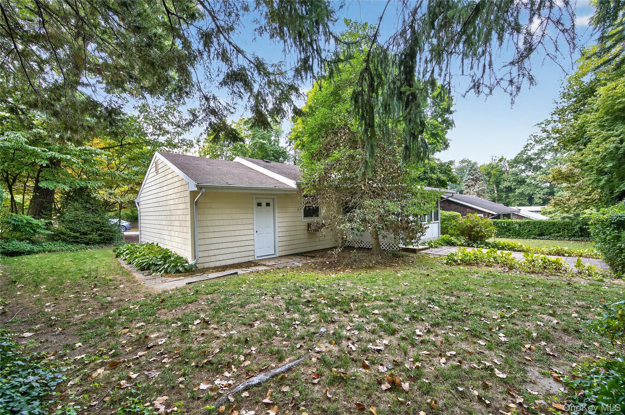 4 King Street, Glenwood Landing, NY 11547