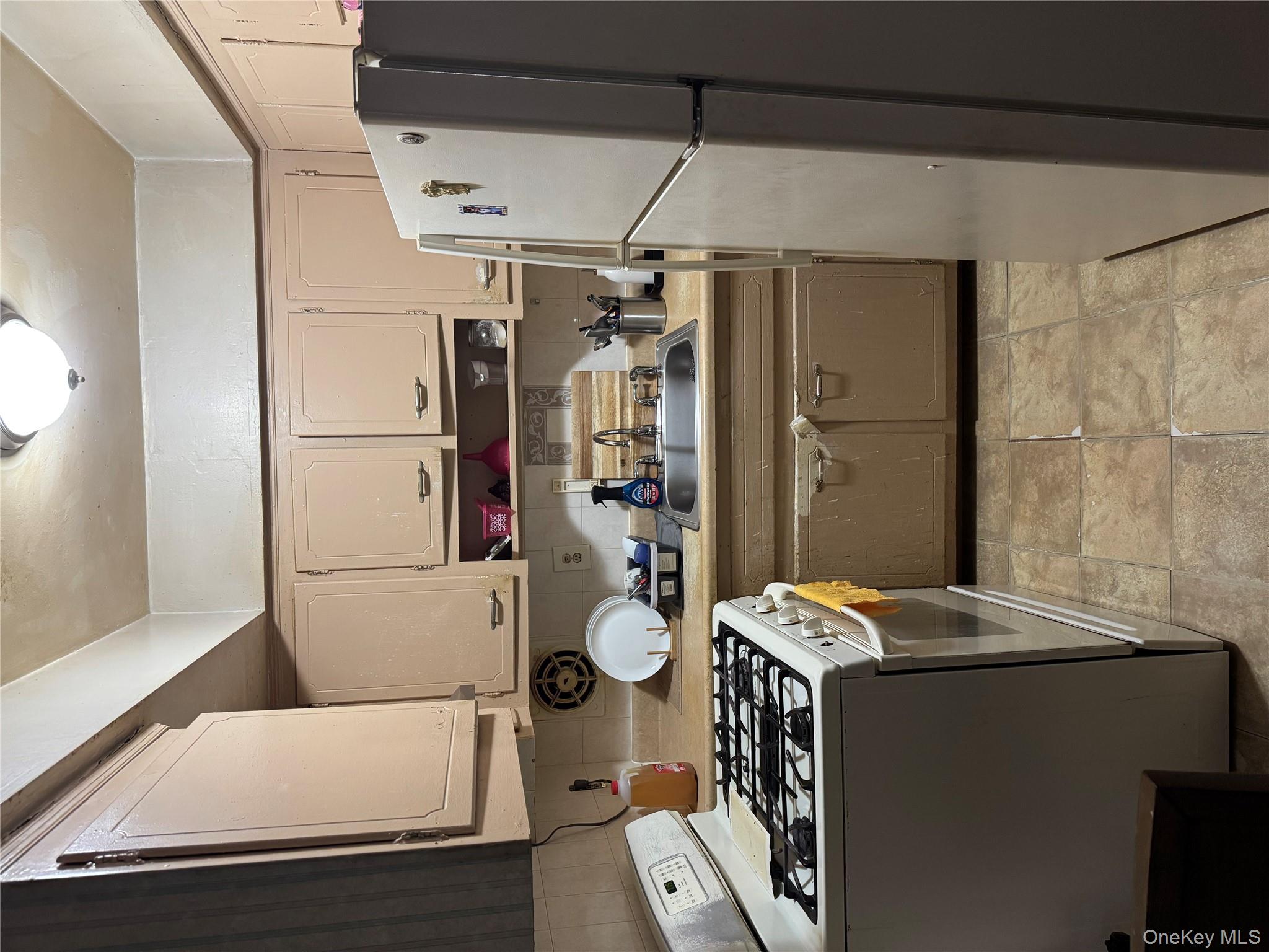 1254 Rosedale Avenue, Bronx, NY 10472