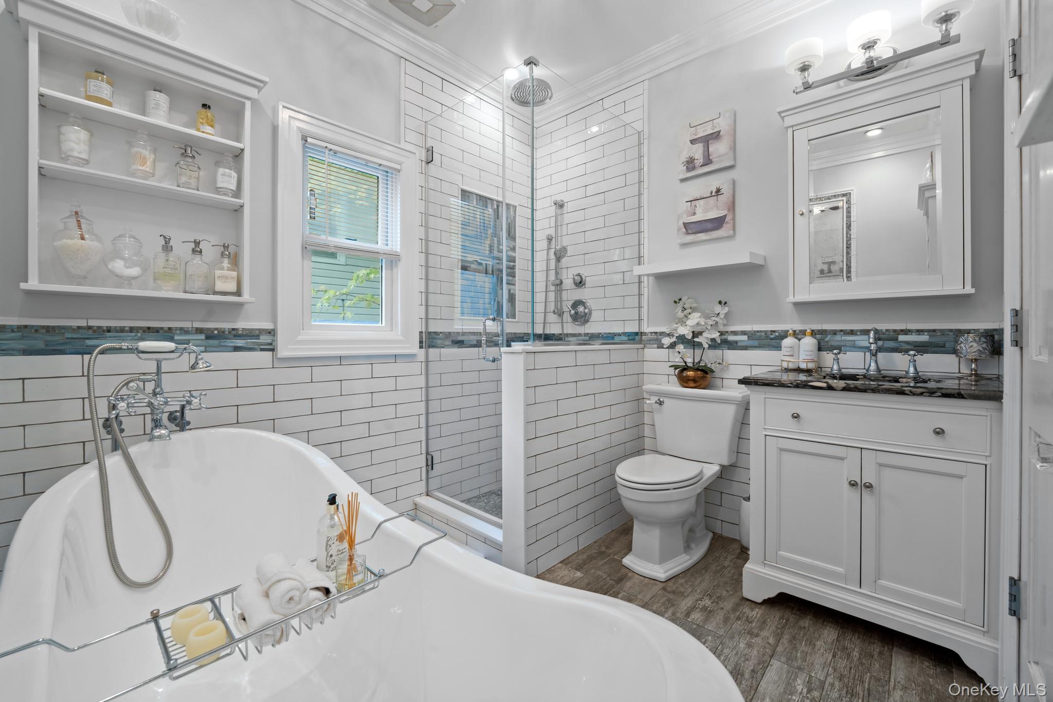 29 W Henrietta Avenue, Oceanside, NY 11572