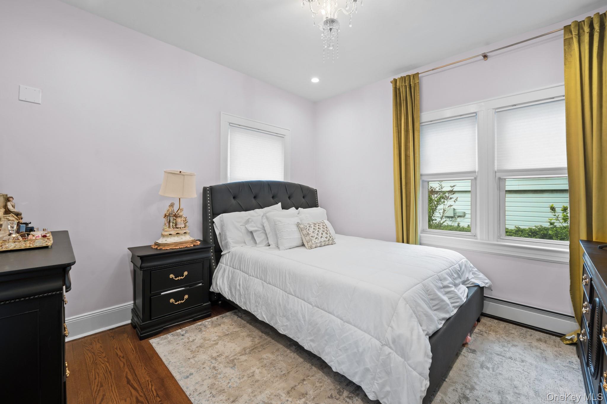 29 W Henrietta Avenue, Oceanside, NY 11572