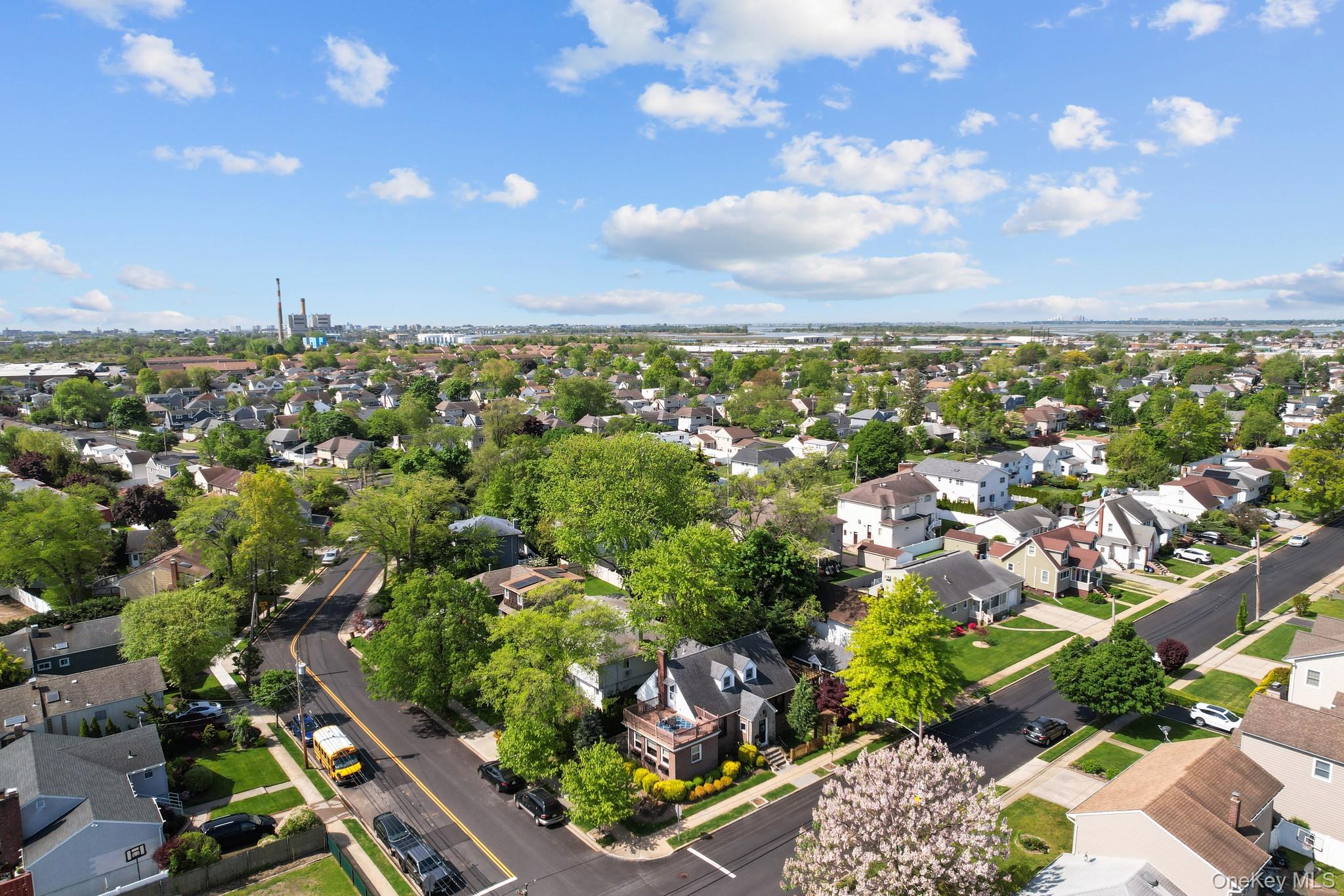 29 W Henrietta Avenue, Oceanside, NY 11572