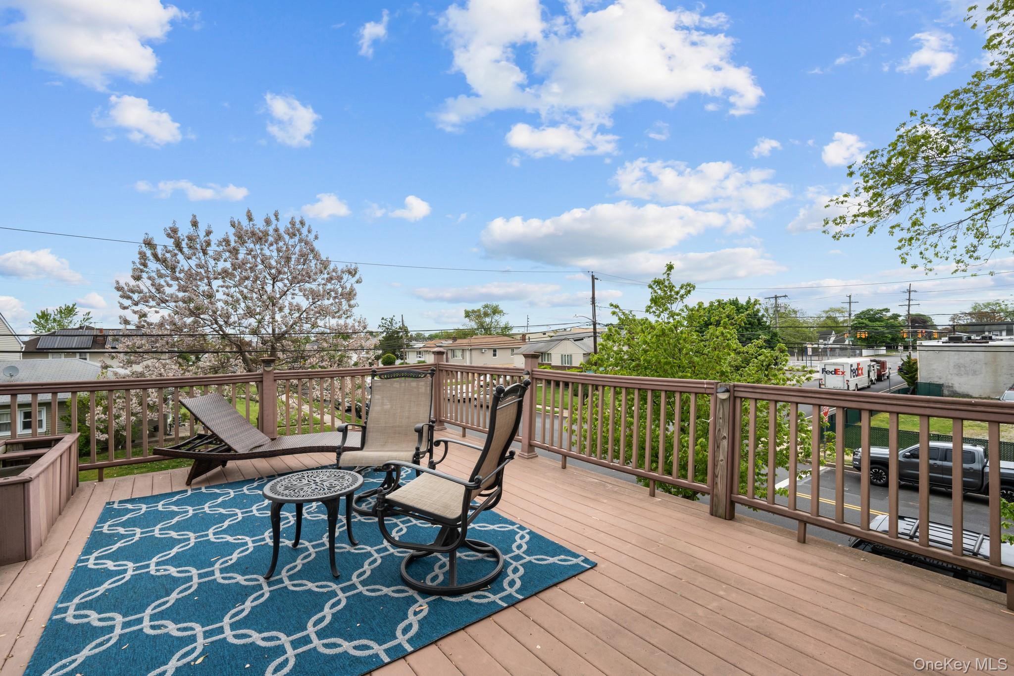 29 W Henrietta Avenue, Oceanside, NY 11572