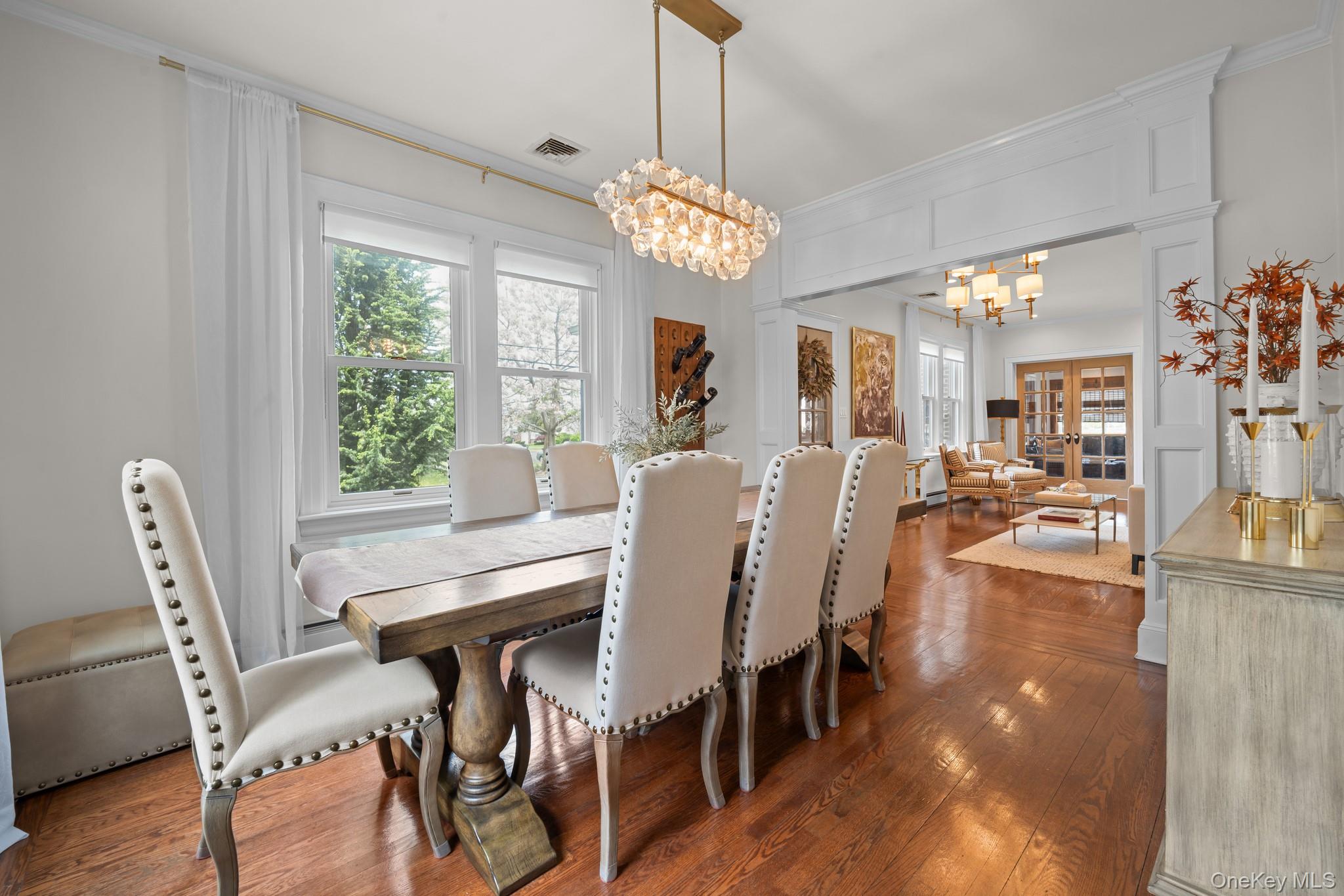 29 W Henrietta Avenue, Oceanside, NY 11572