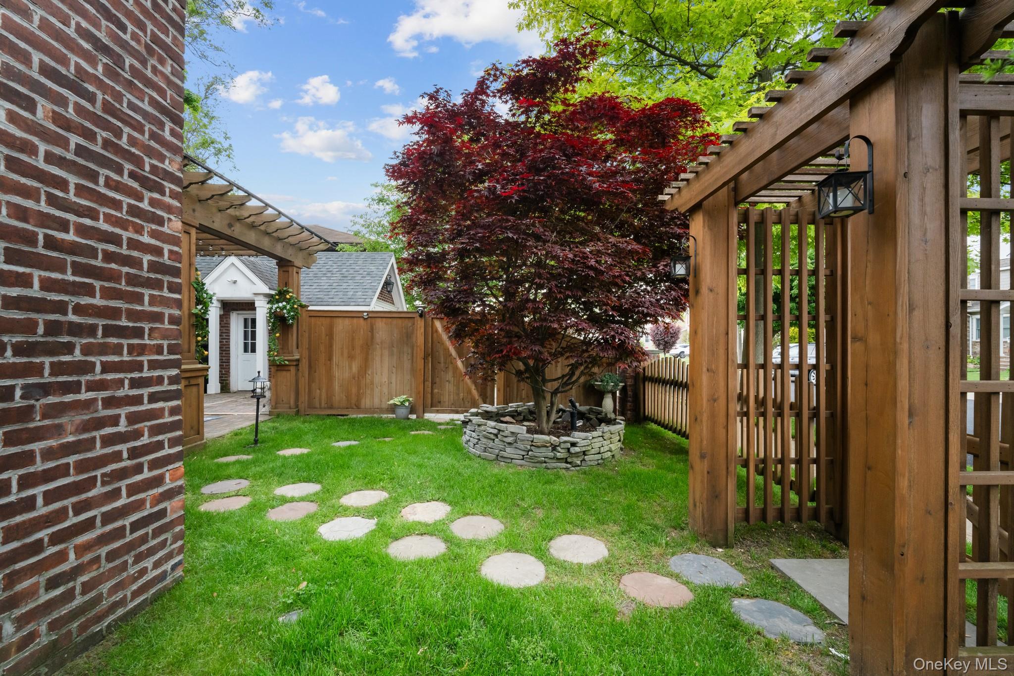 29 W Henrietta Avenue, Oceanside, NY 11572