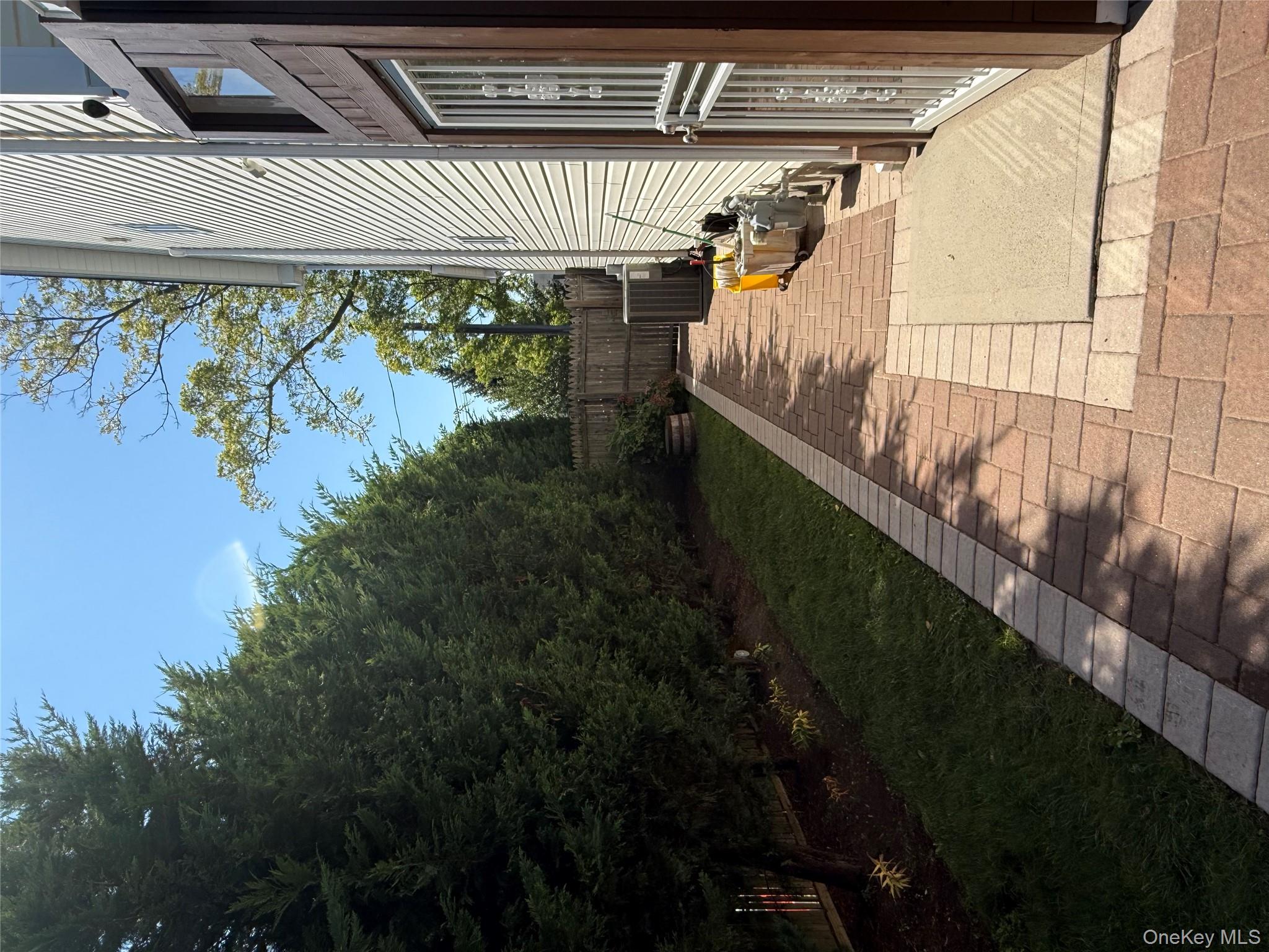 5 Evans Place, Bay Shore, NY 11706