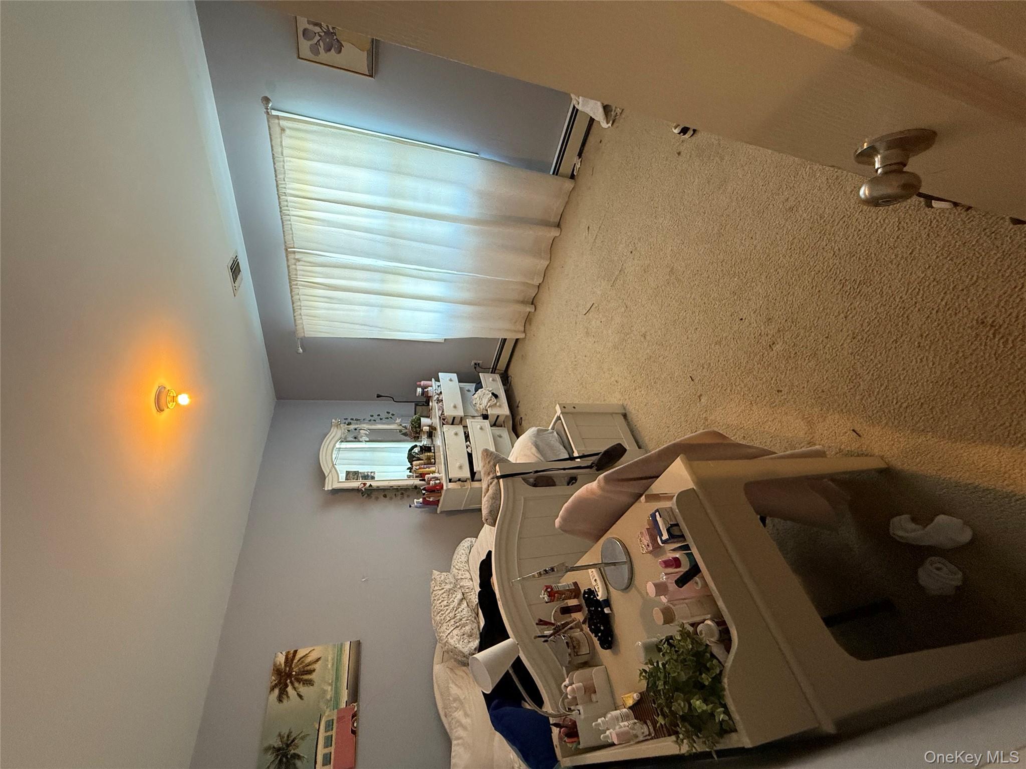 5 Evans Place, Bay Shore, NY 11706