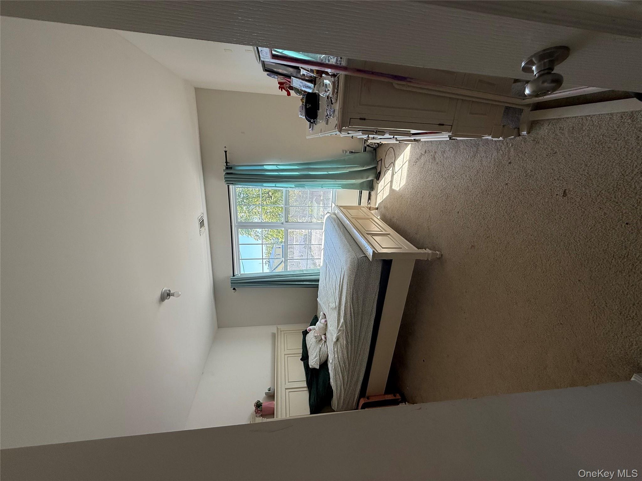 5 Evans Place, Bay Shore, NY 11706