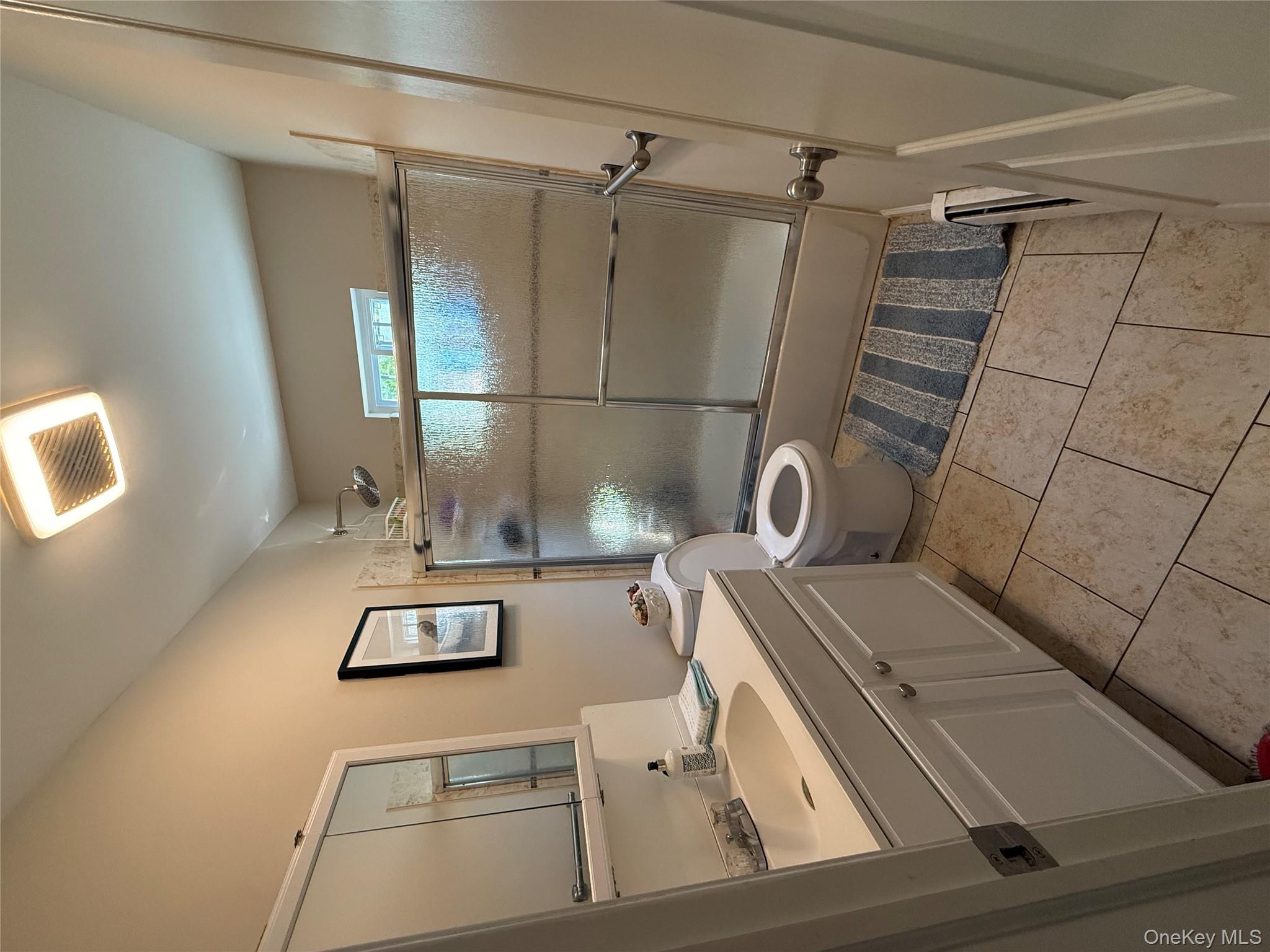 5 Evans Place, Bay Shore, NY 11706