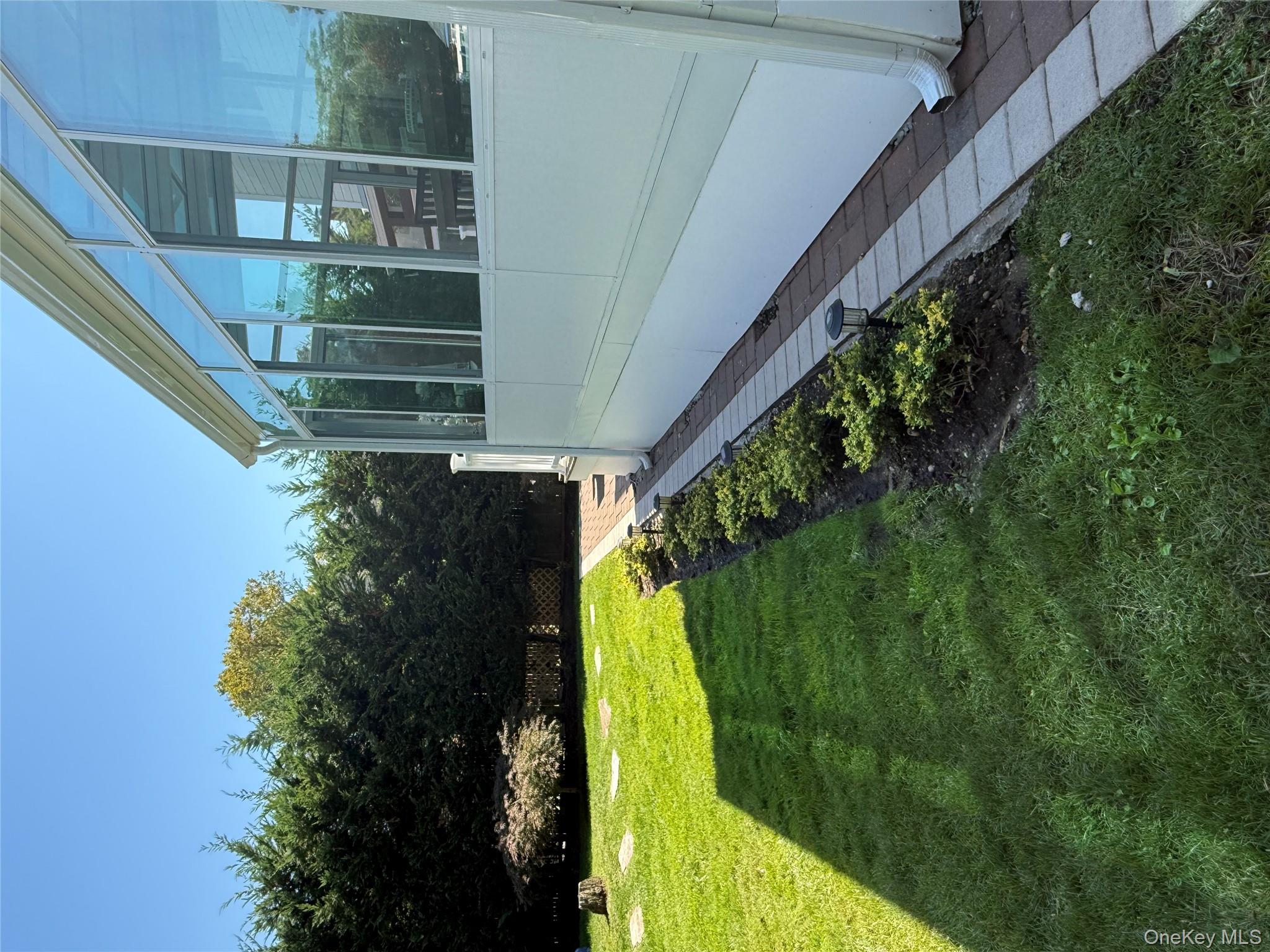 5 Evans Place, Bay Shore, NY 11706