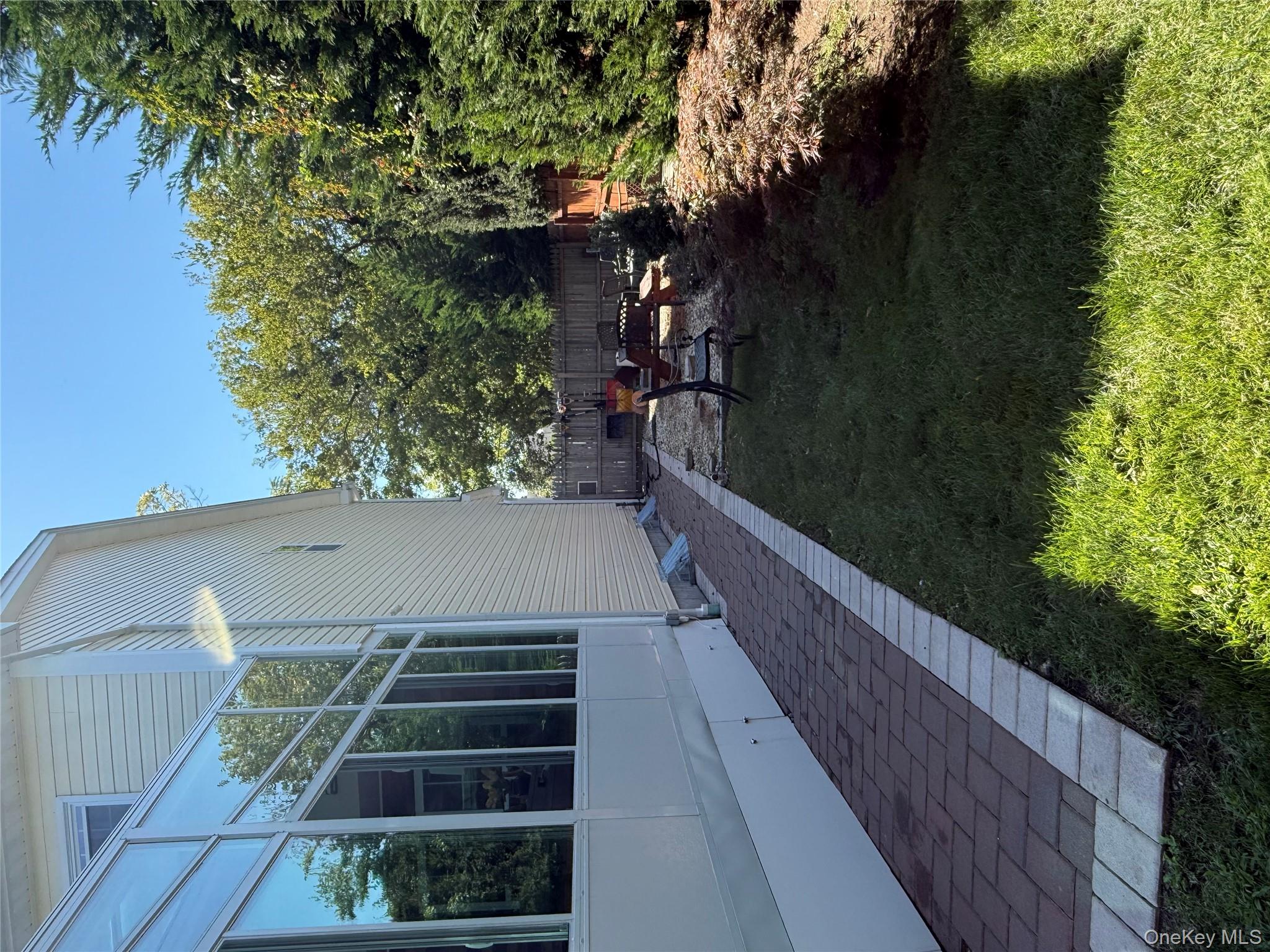 5 Evans Place, Bay Shore, NY 11706