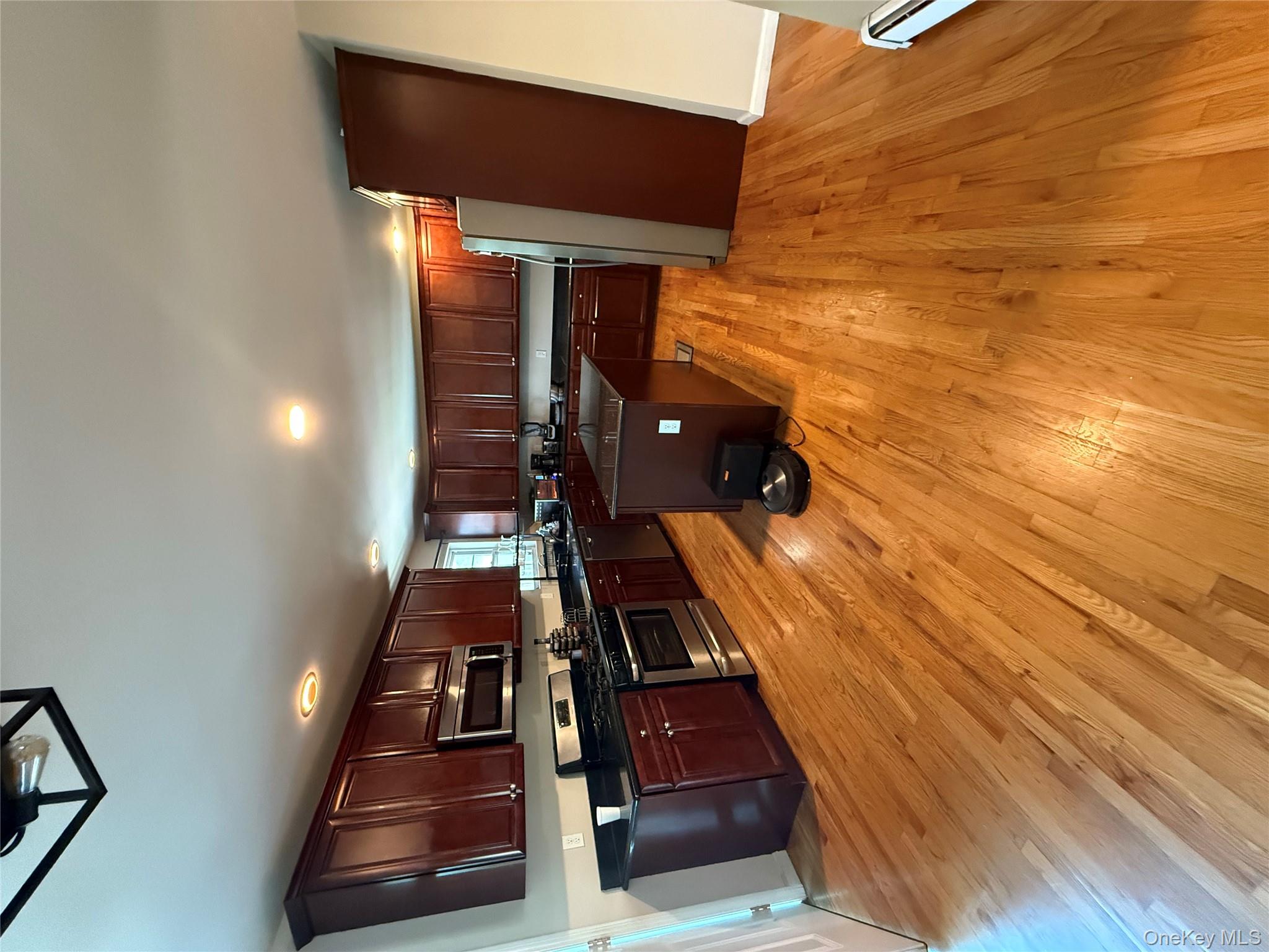 5 Evans Place, Bay Shore, NY 11706