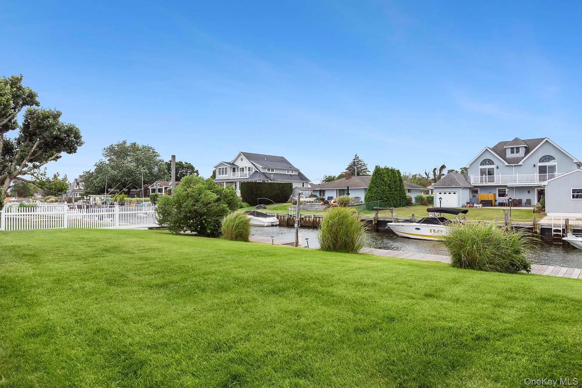 20 Marlin Road, East Quogue, NY 11942