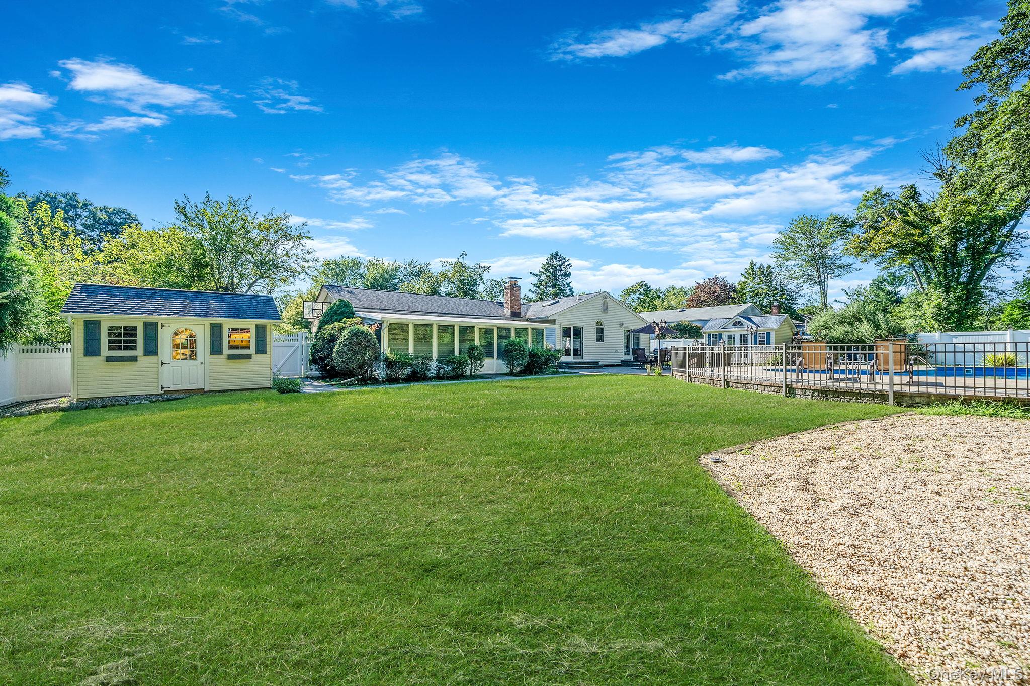 39 Robinhood Lane, East Setauket, NY 11733