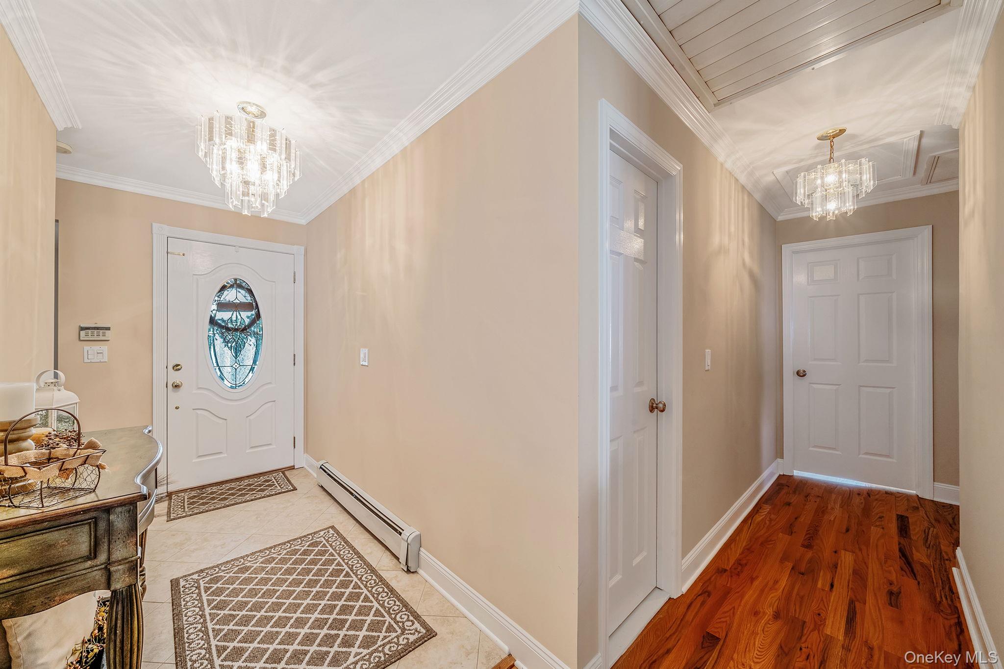 39 Robinhood Lane, East Setauket, NY 11733