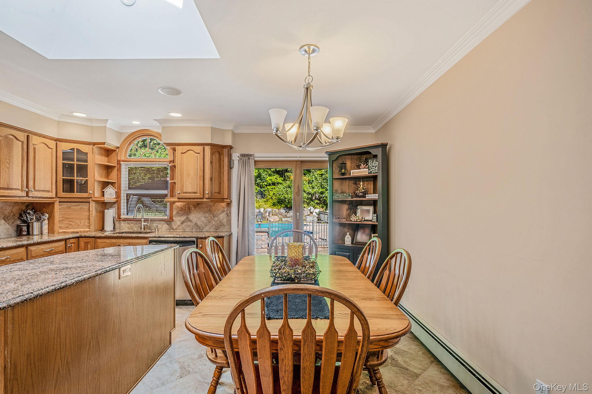 39 Robinhood Lane, East Setauket, NY 11733