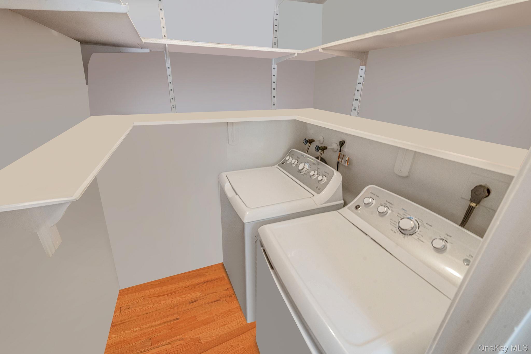 39 Robinhood Lane, East Setauket, NY 11733