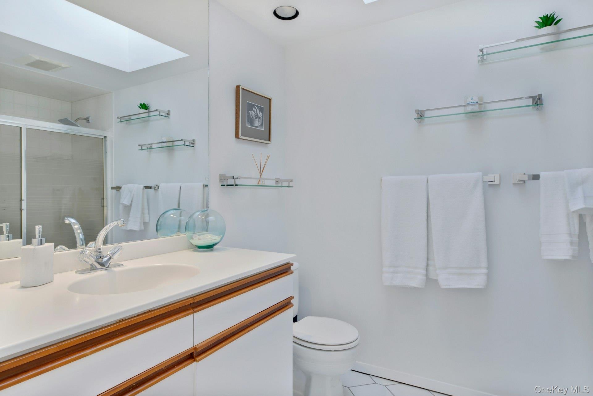 94 S Country Road, Remsenburg, NY 11960