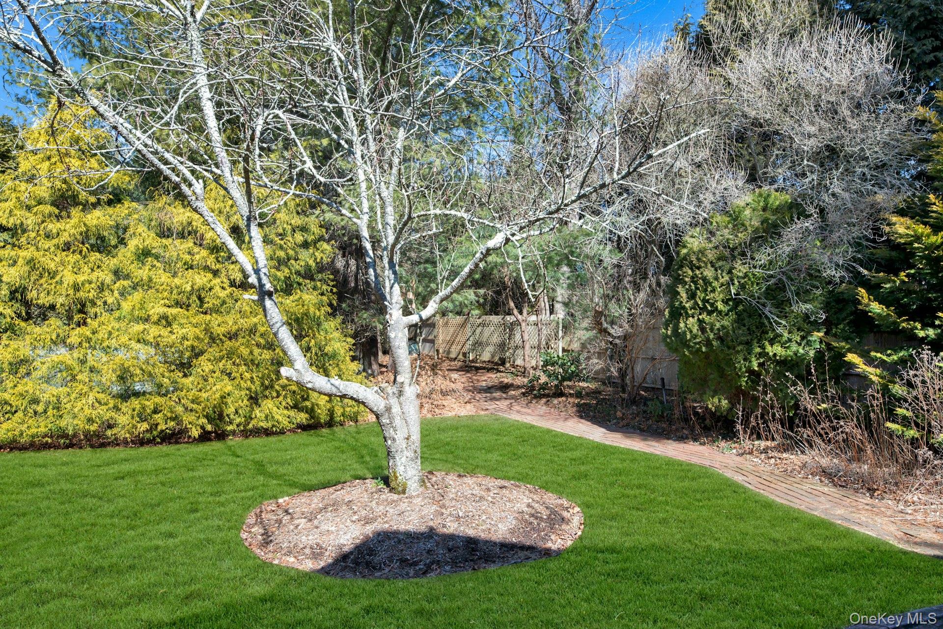 94 S Country Road, Remsenburg, NY 11960