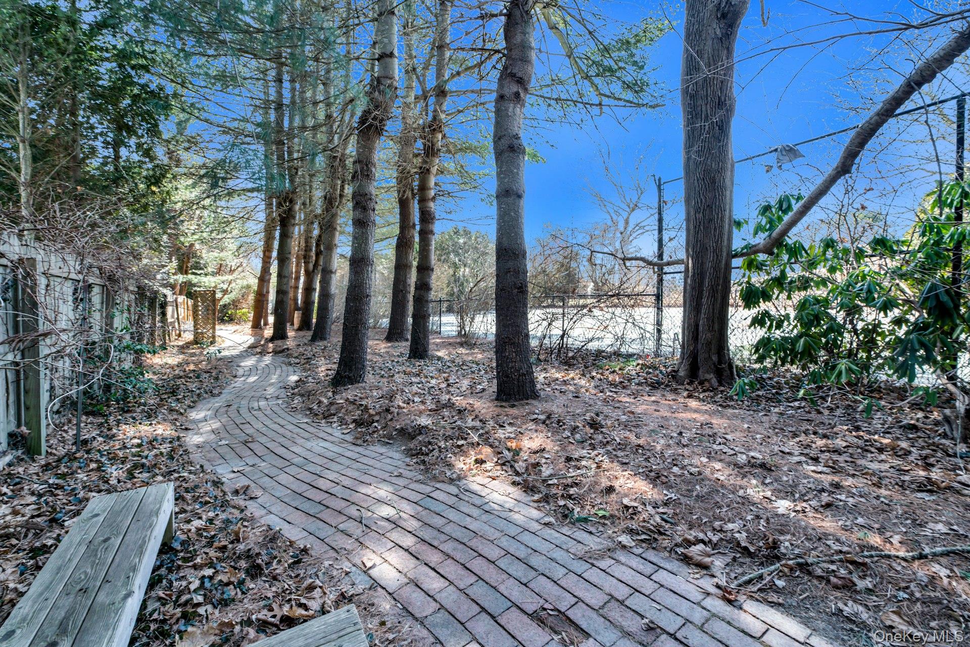 94 S Country Road, Remsenburg, NY 11960