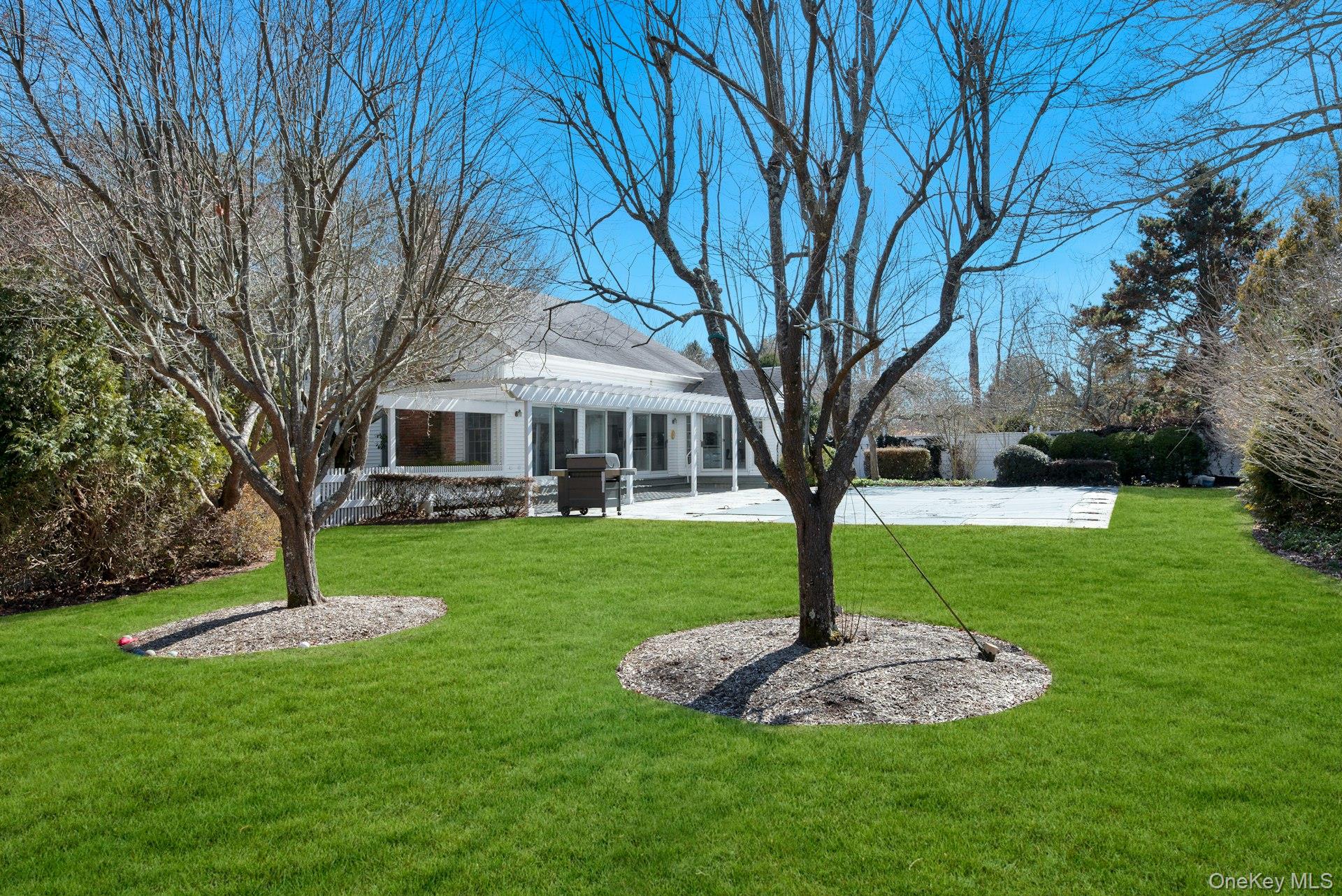 94 S Country Road, Remsenburg, NY 11960