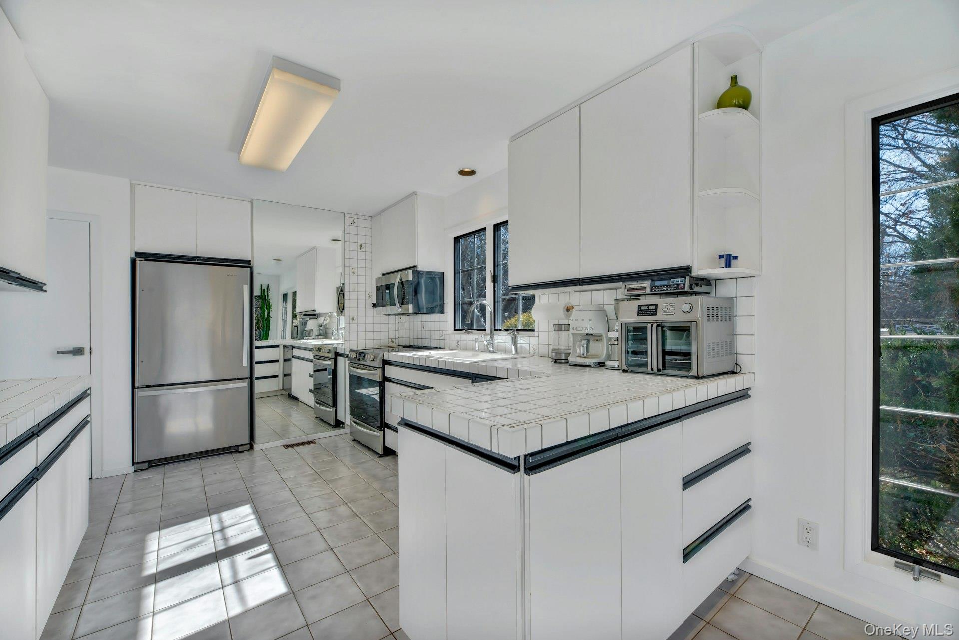 94 S Country Road, Remsenburg, NY 11960