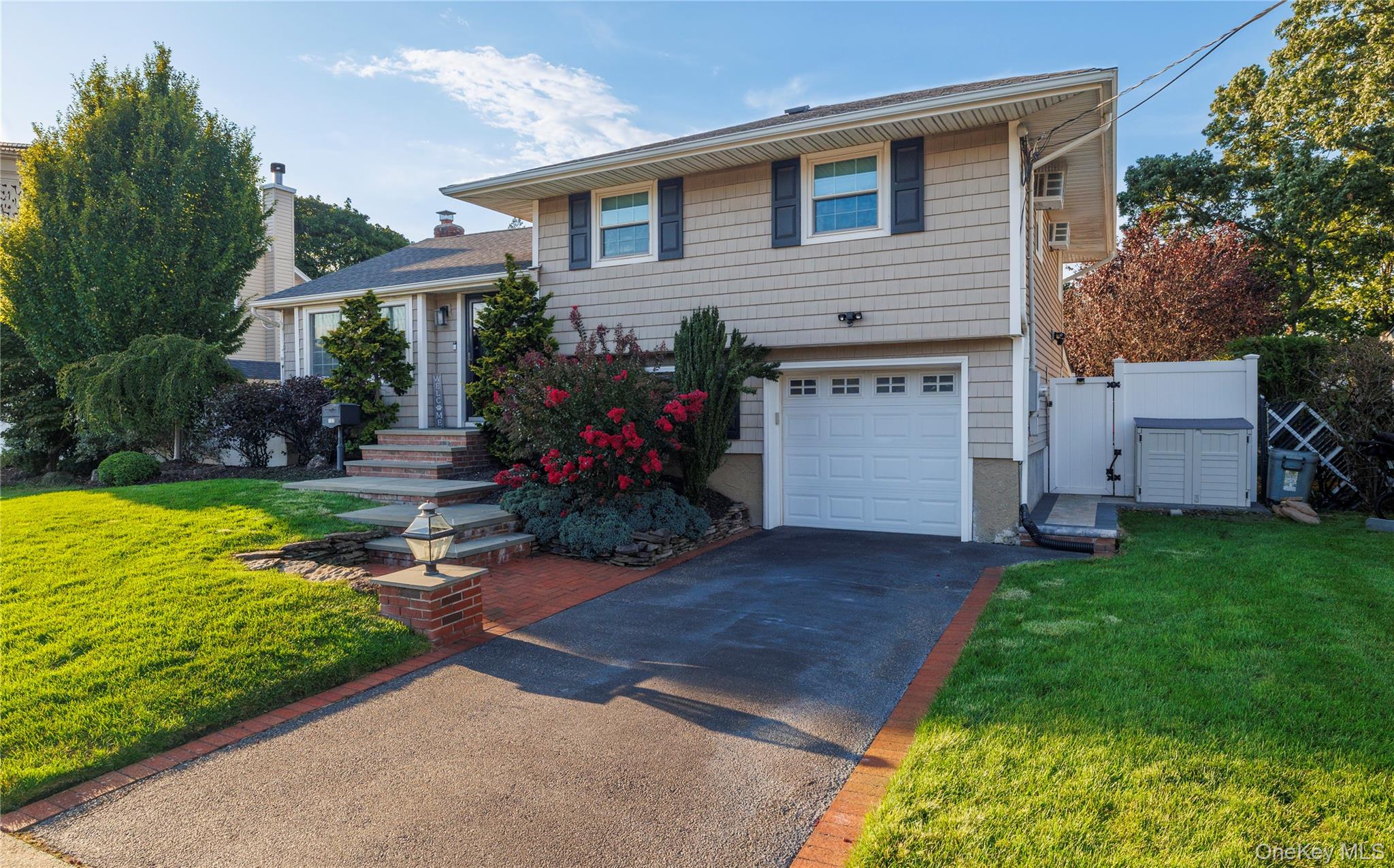 137 Willard Avenue, Farmingdale, NY 11735