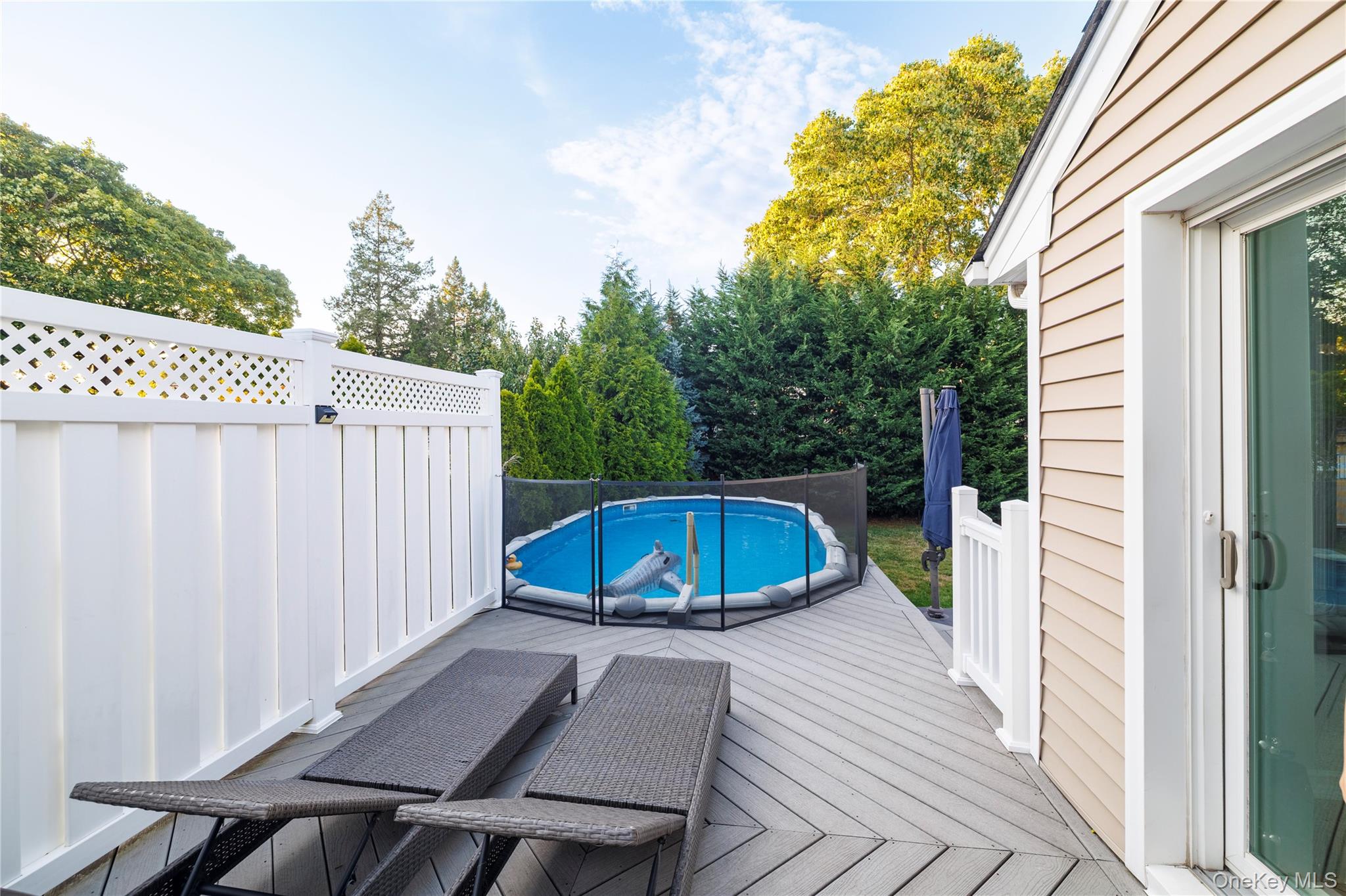 137 Willard Avenue, Farmingdale, NY 11735