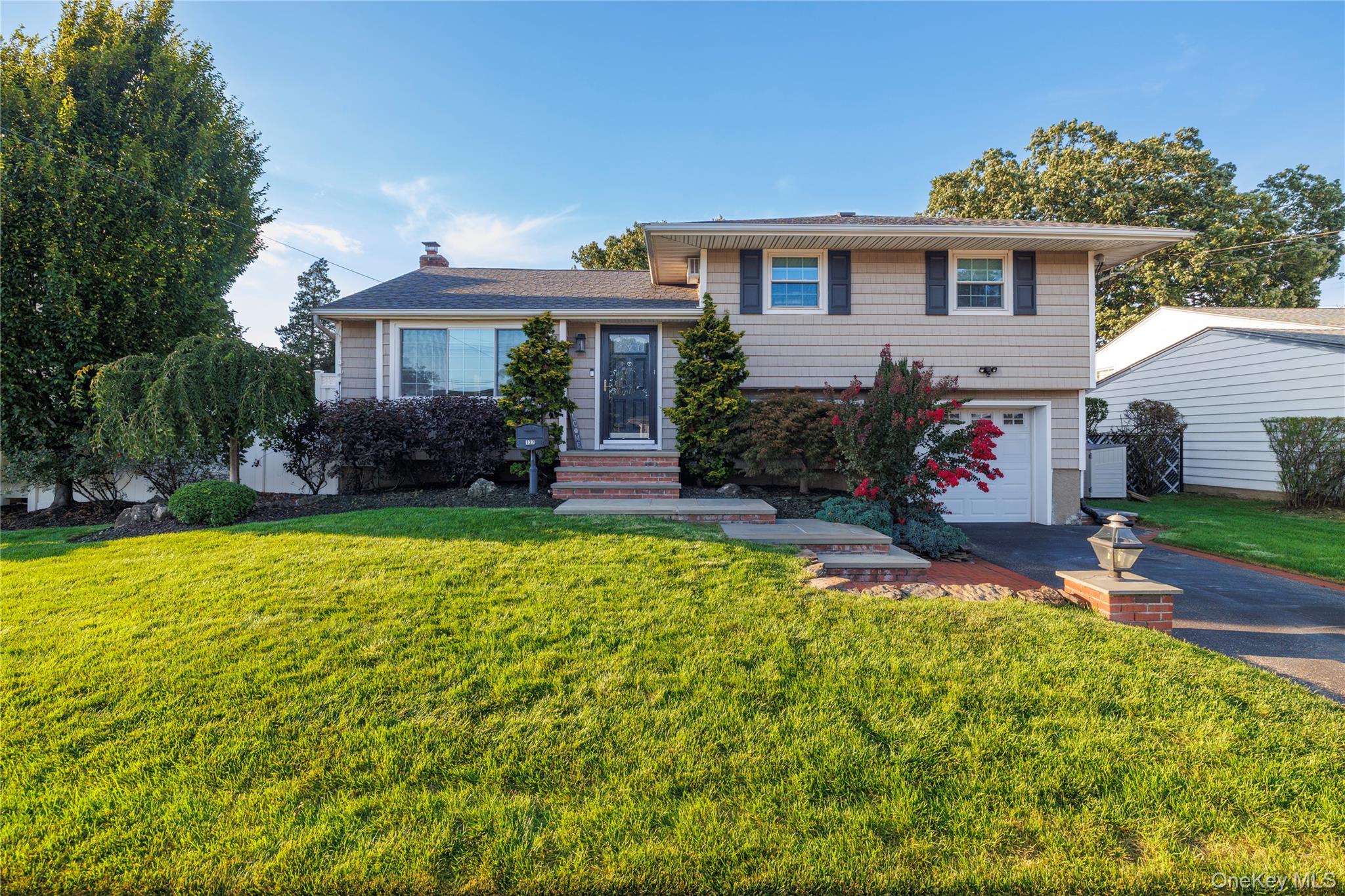 137 Willard Avenue, Farmingdale, NY 11735