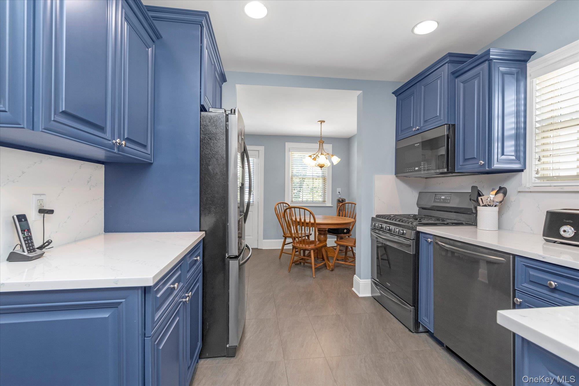 59 Manor Road, Lynbrook, NY 11563