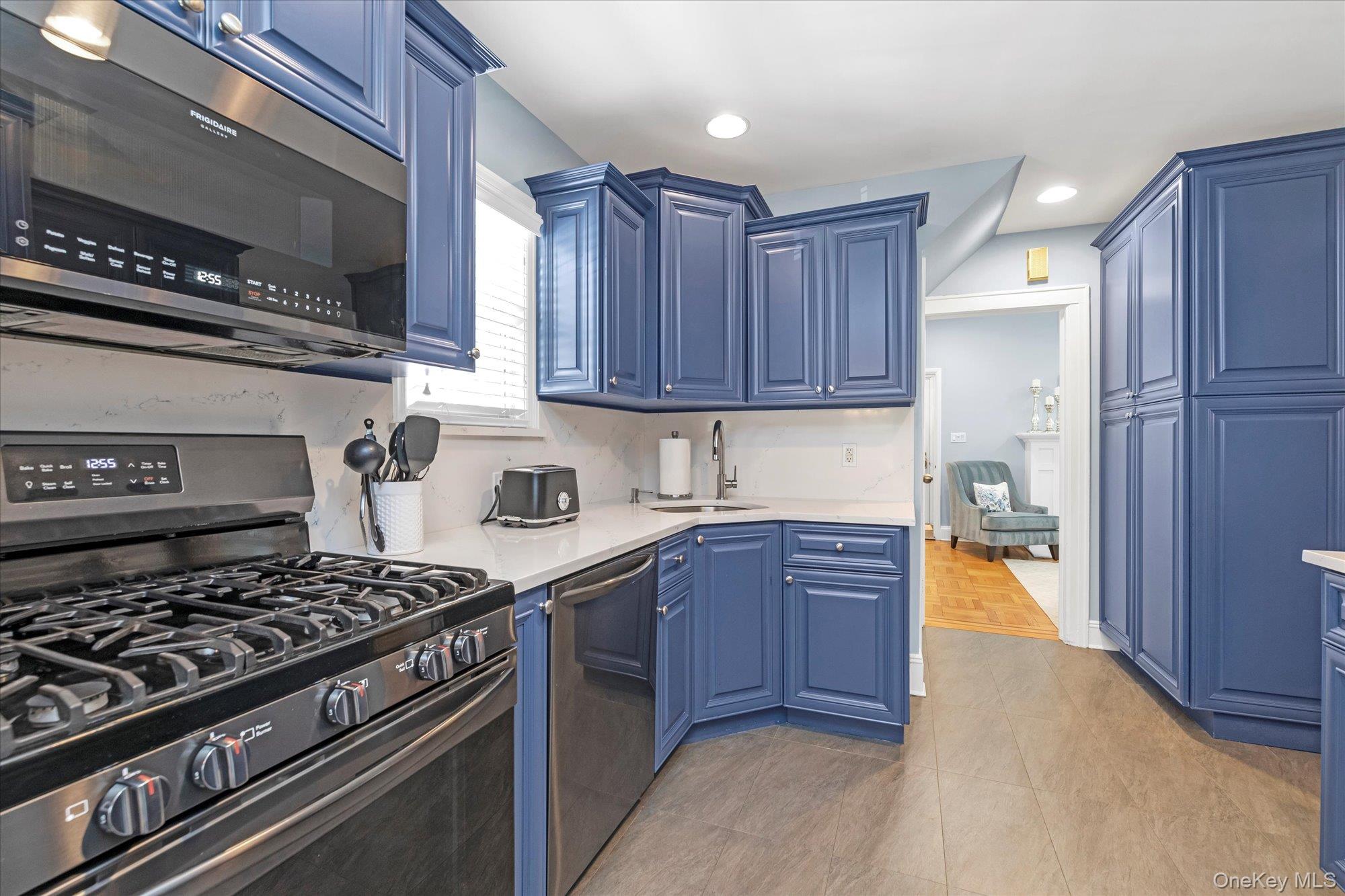 59 Manor Road, Lynbrook, NY 11563