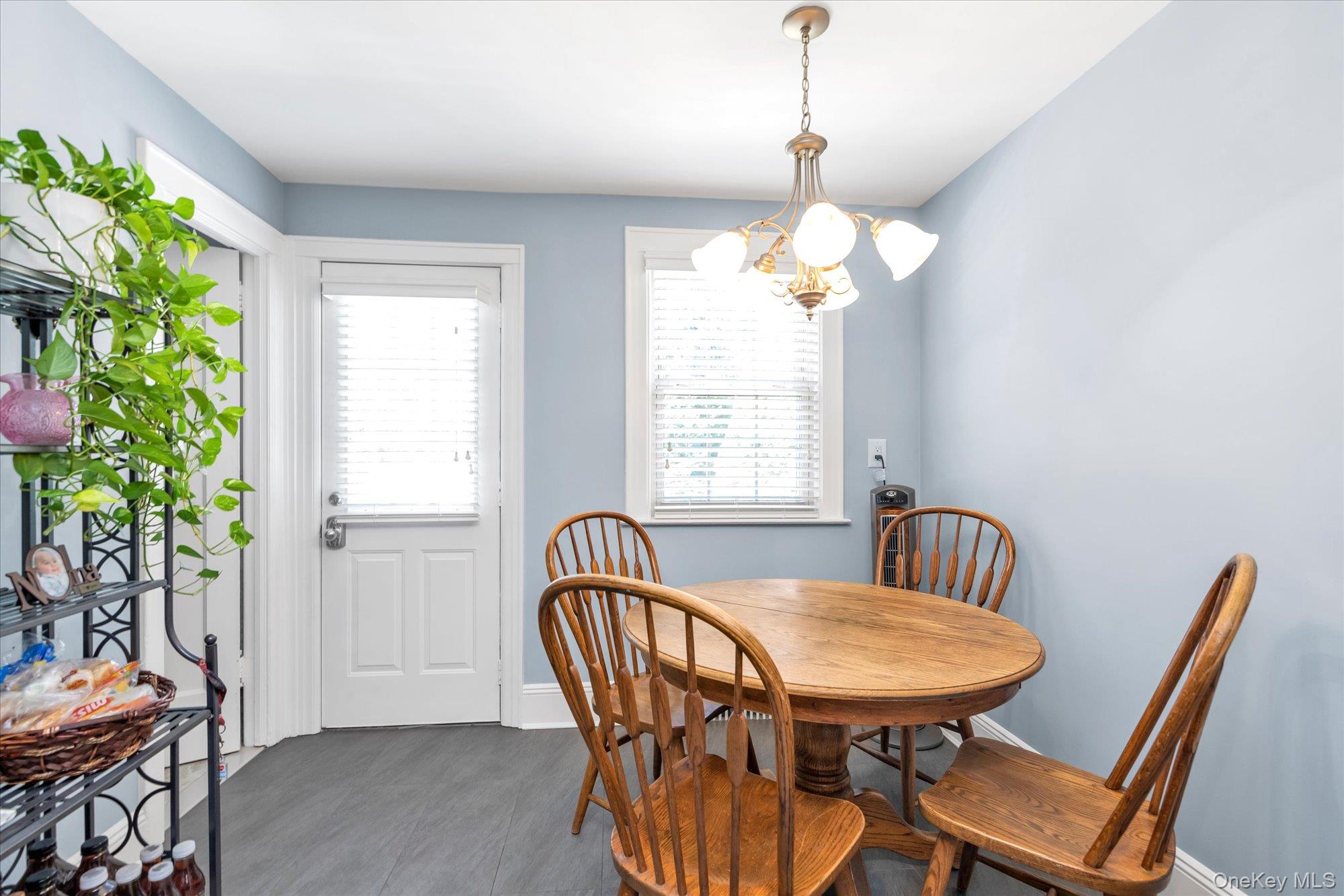 59 Manor Road, Lynbrook, NY 11563