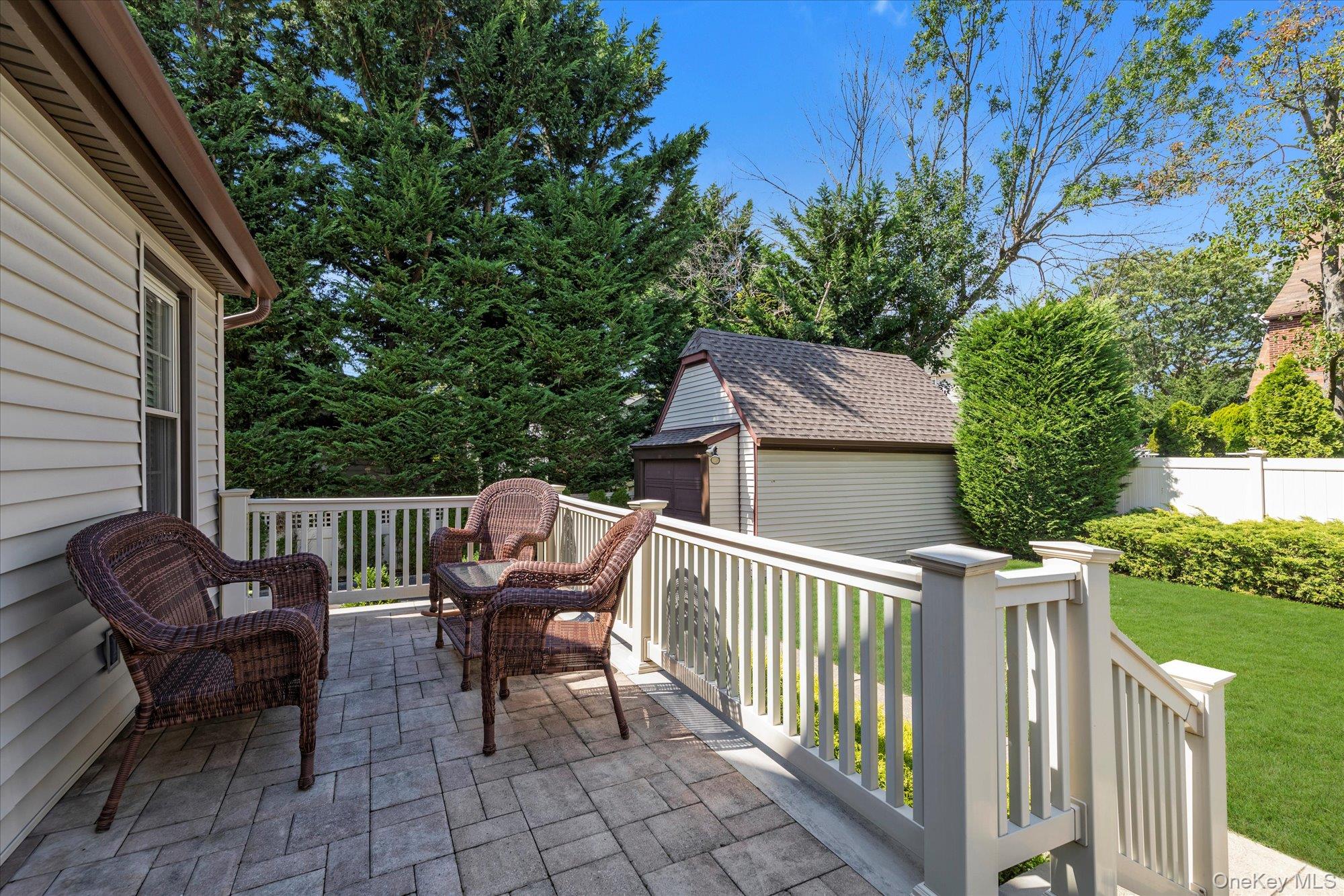 59 Manor Road, Lynbrook, NY 11563