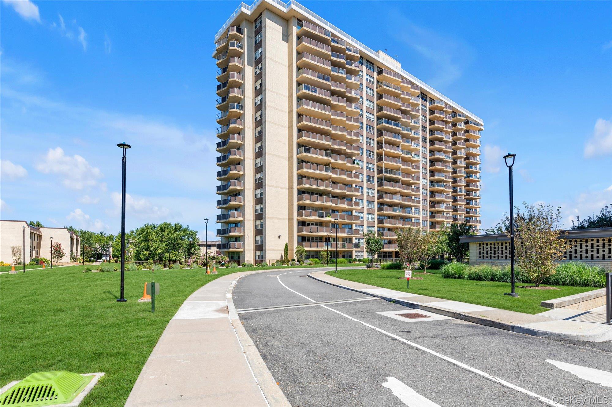 1785 215th Street # 17E, Bayside, NY 11360