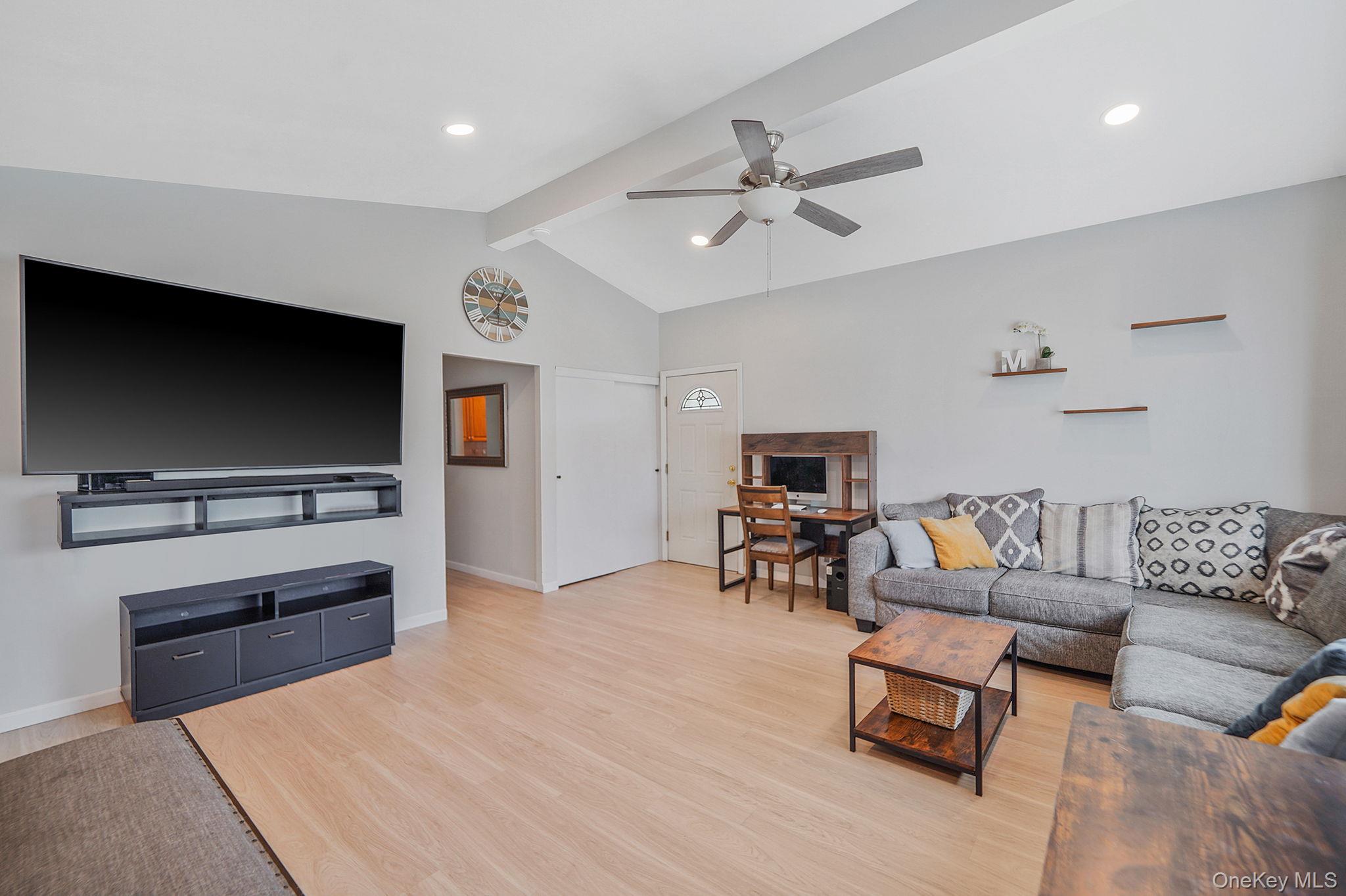 107 Days Avenue, Selden, NY 11784