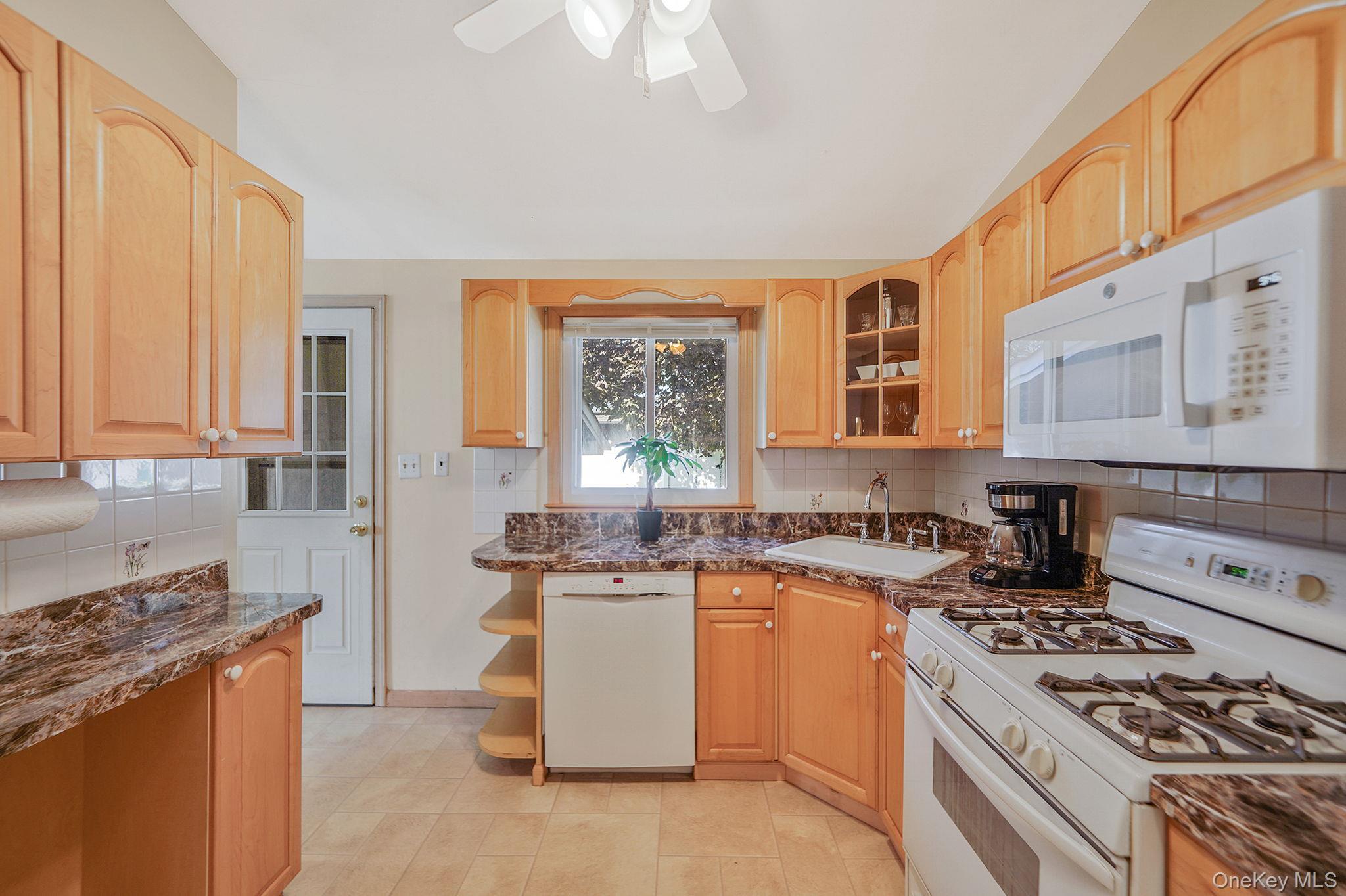 107 Days Avenue, Selden, NY 11784