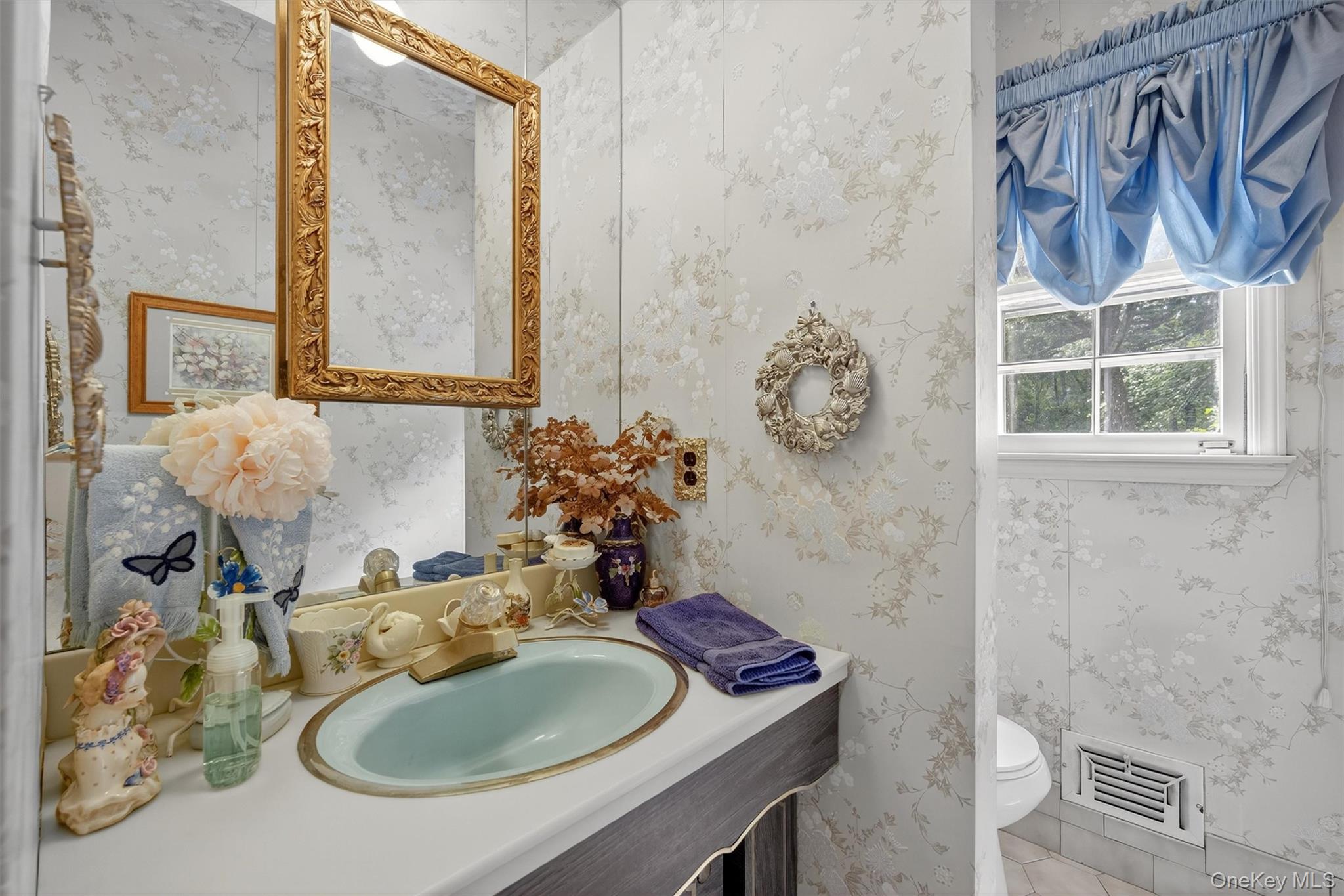 27 Orchard Hill Road, Katonah, NY 10536