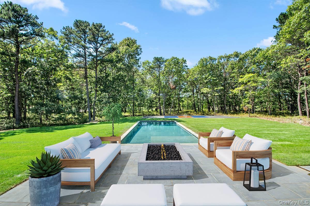 95 N Summit Boulevard, Westhampton, NY 11977