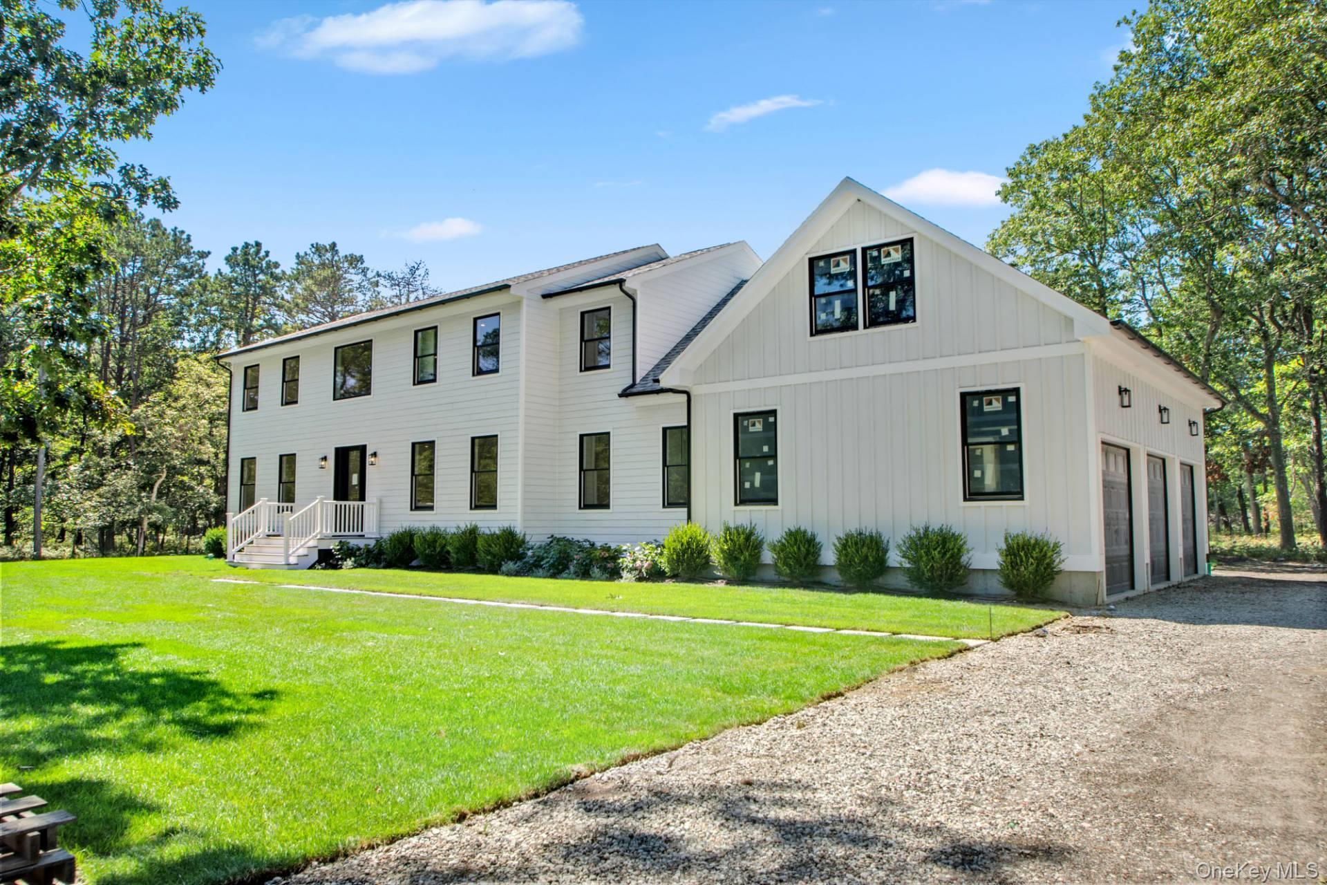 95 N Summit Boulevard, Westhampton, NY 11977