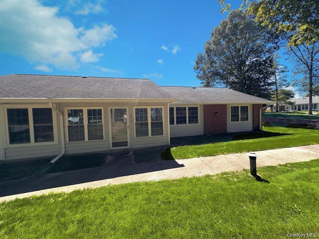 69 Enfield Court # B, Ridge, NY 11961