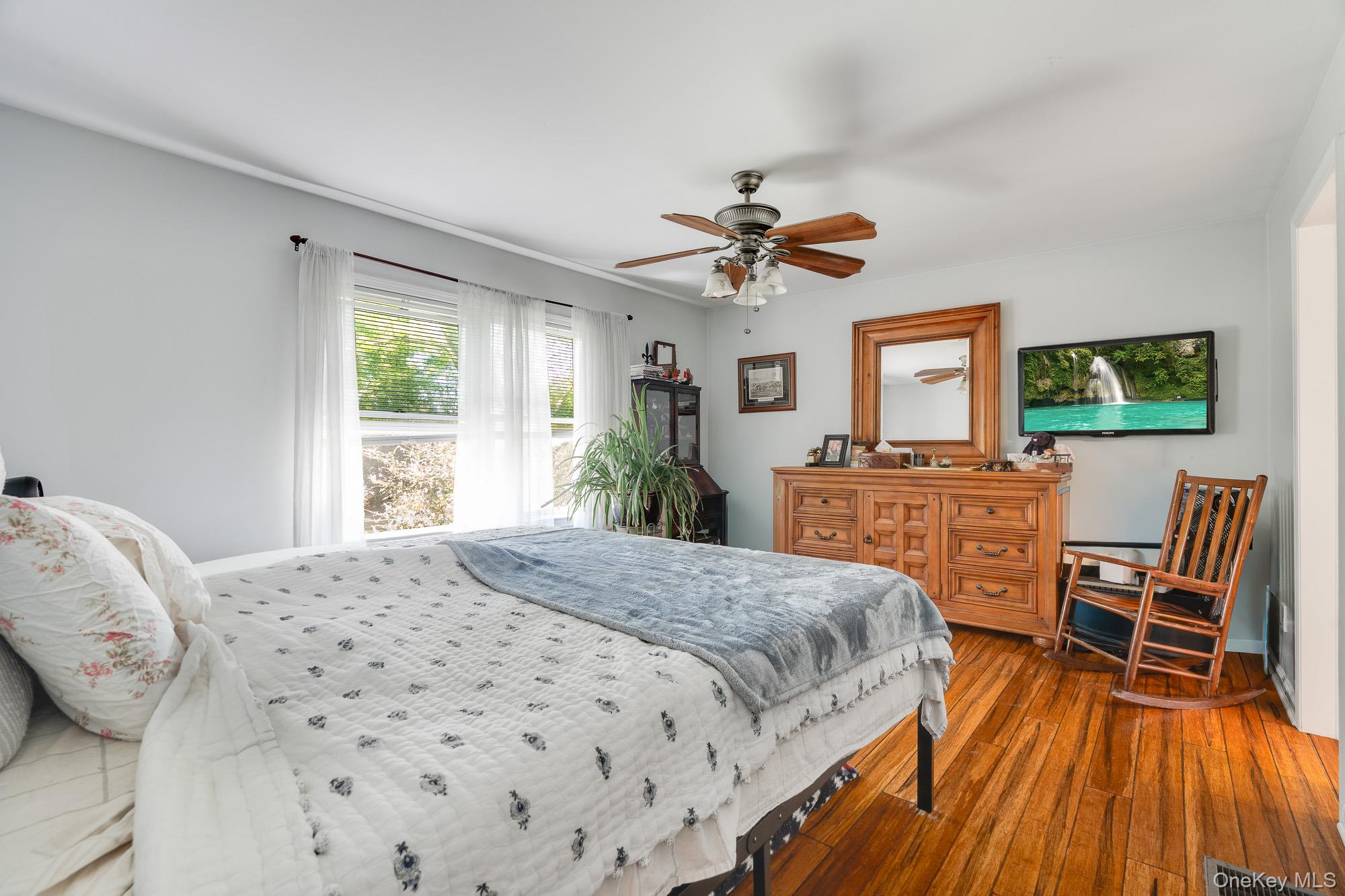 22 Mountain View Avenue, Staatsburg, NY 12580