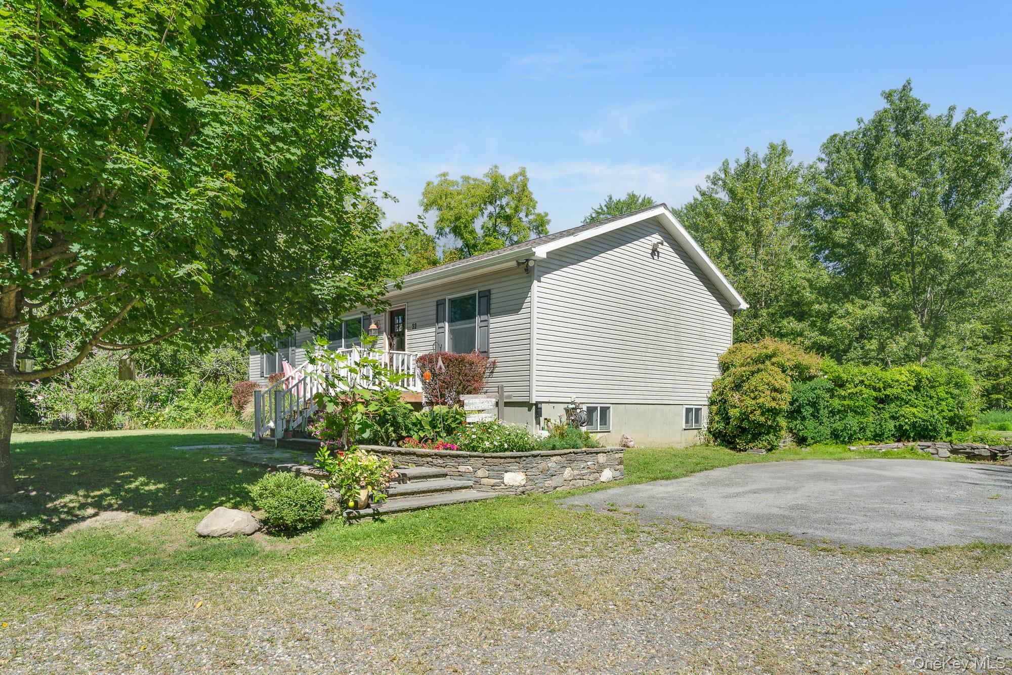 22 Mountain View Avenue, Staatsburg, NY 12580