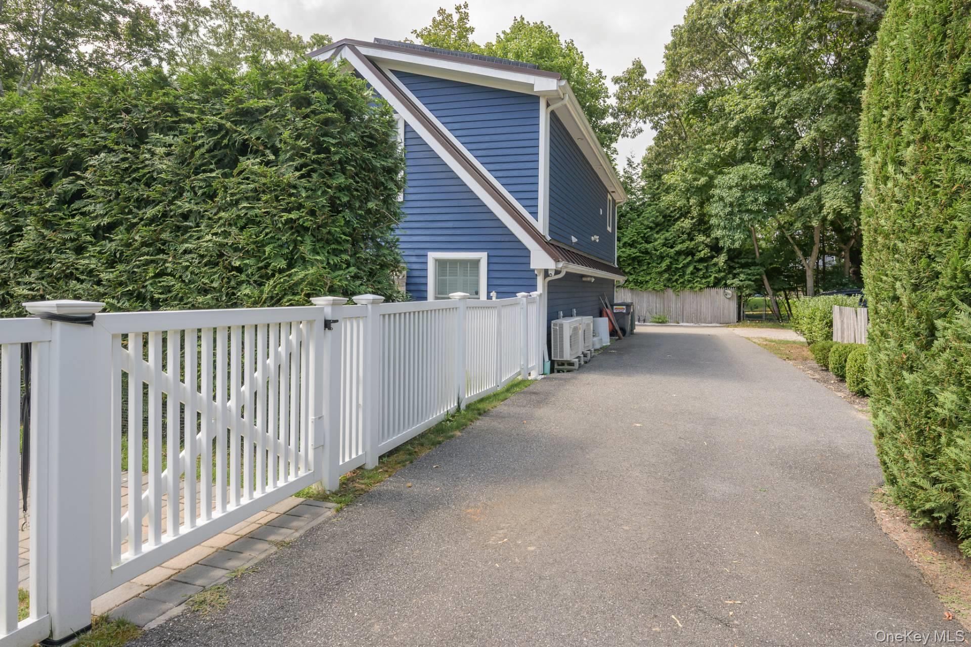 11 Scotts Landing Road, Southampton, NY 11968
