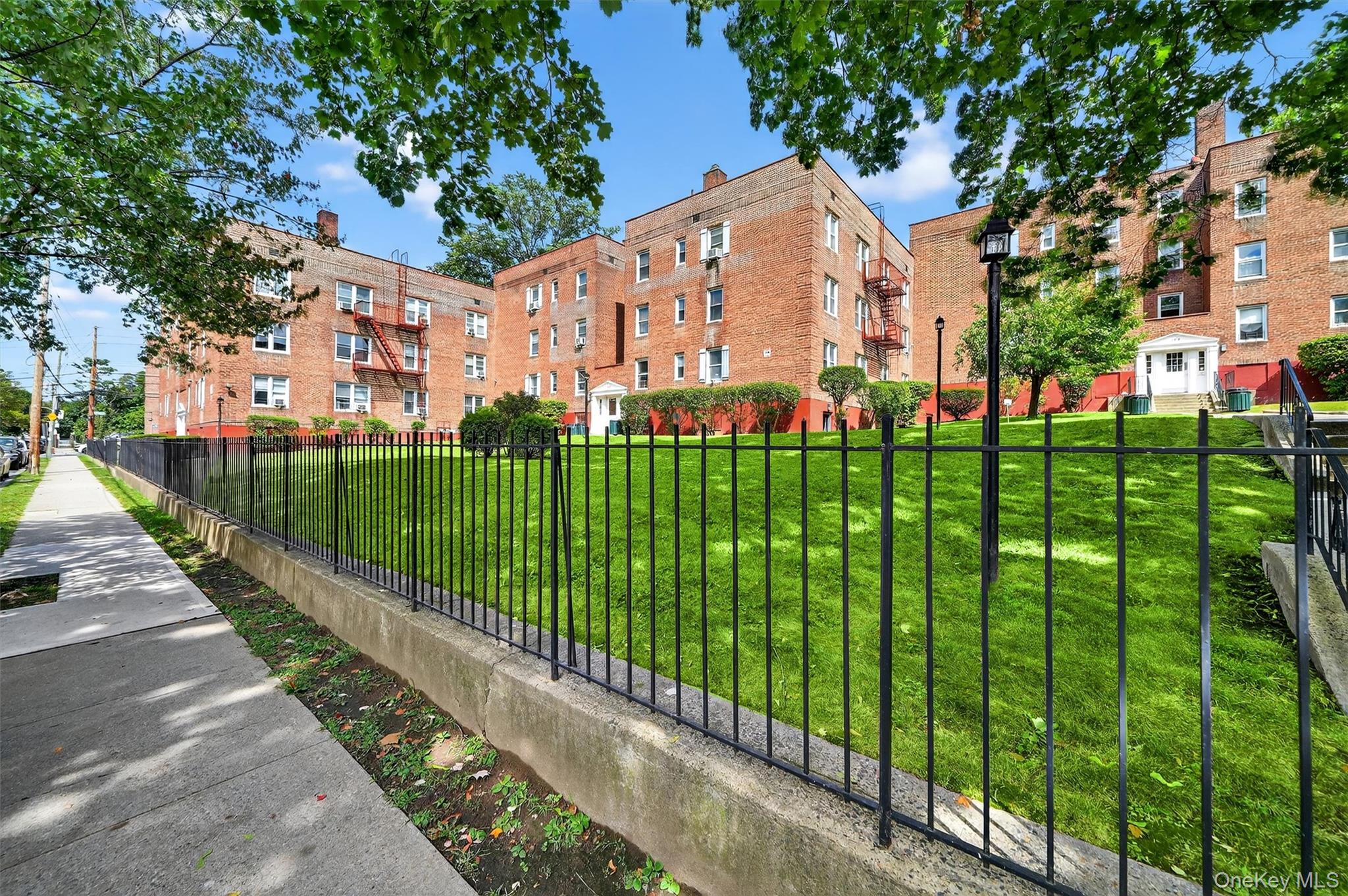 160 Ravine Avenue # 1D, Yonkers, NY 10701