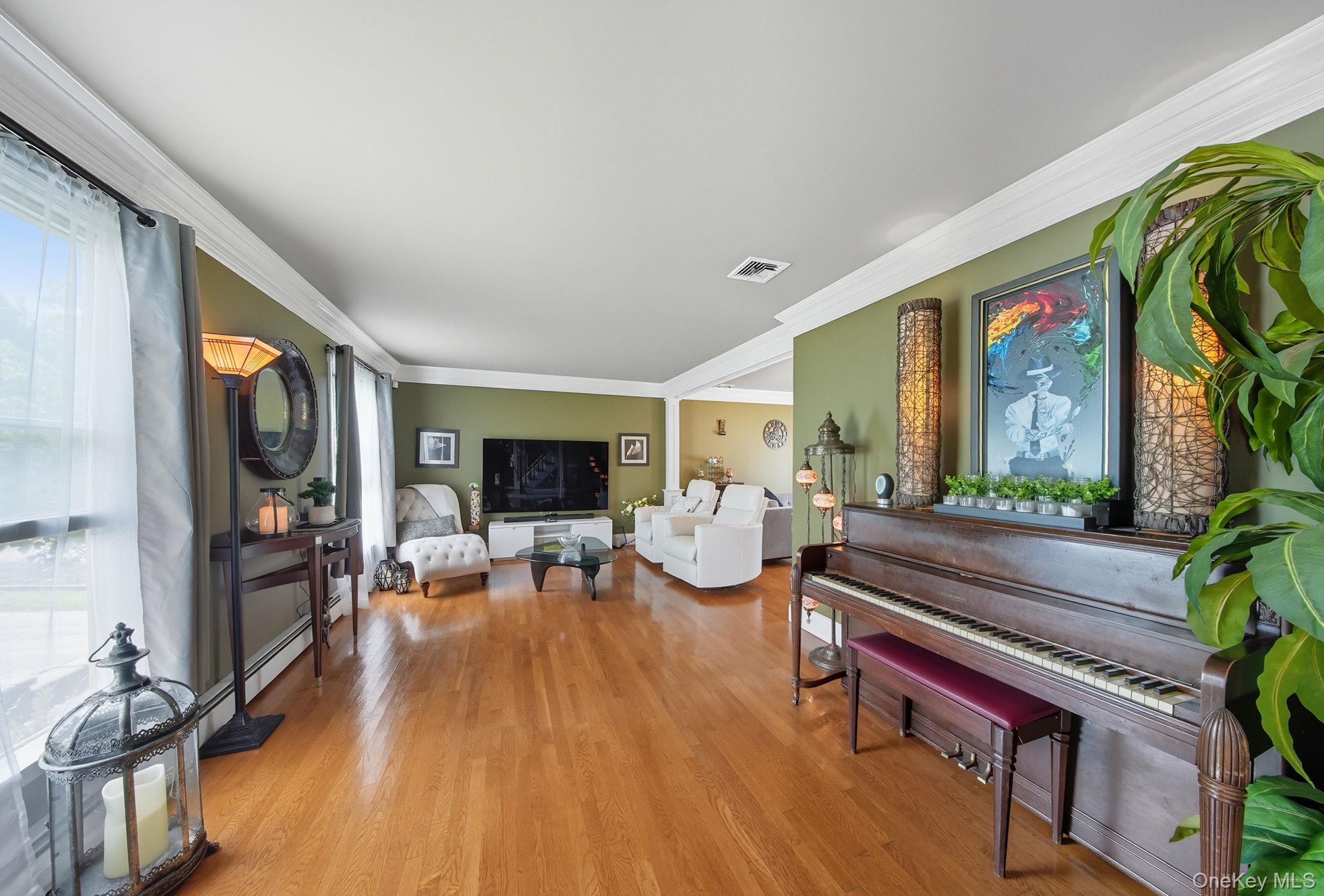 2 Dawn Court, Chester, NY 10918