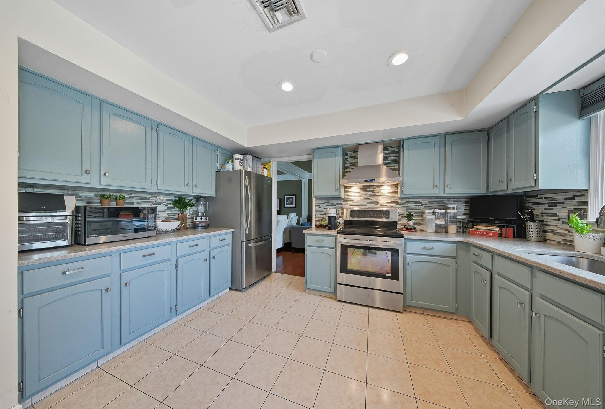 2 Dawn Court, Chester, NY 10918